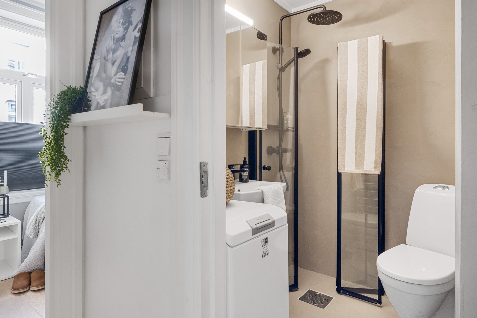 Behagelig lys på badet. Galleribilde