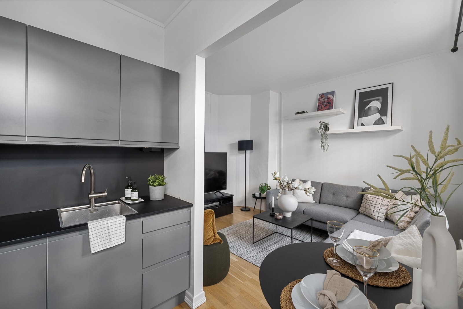 Her er det plass til spisebord og stoler. Galleribilde