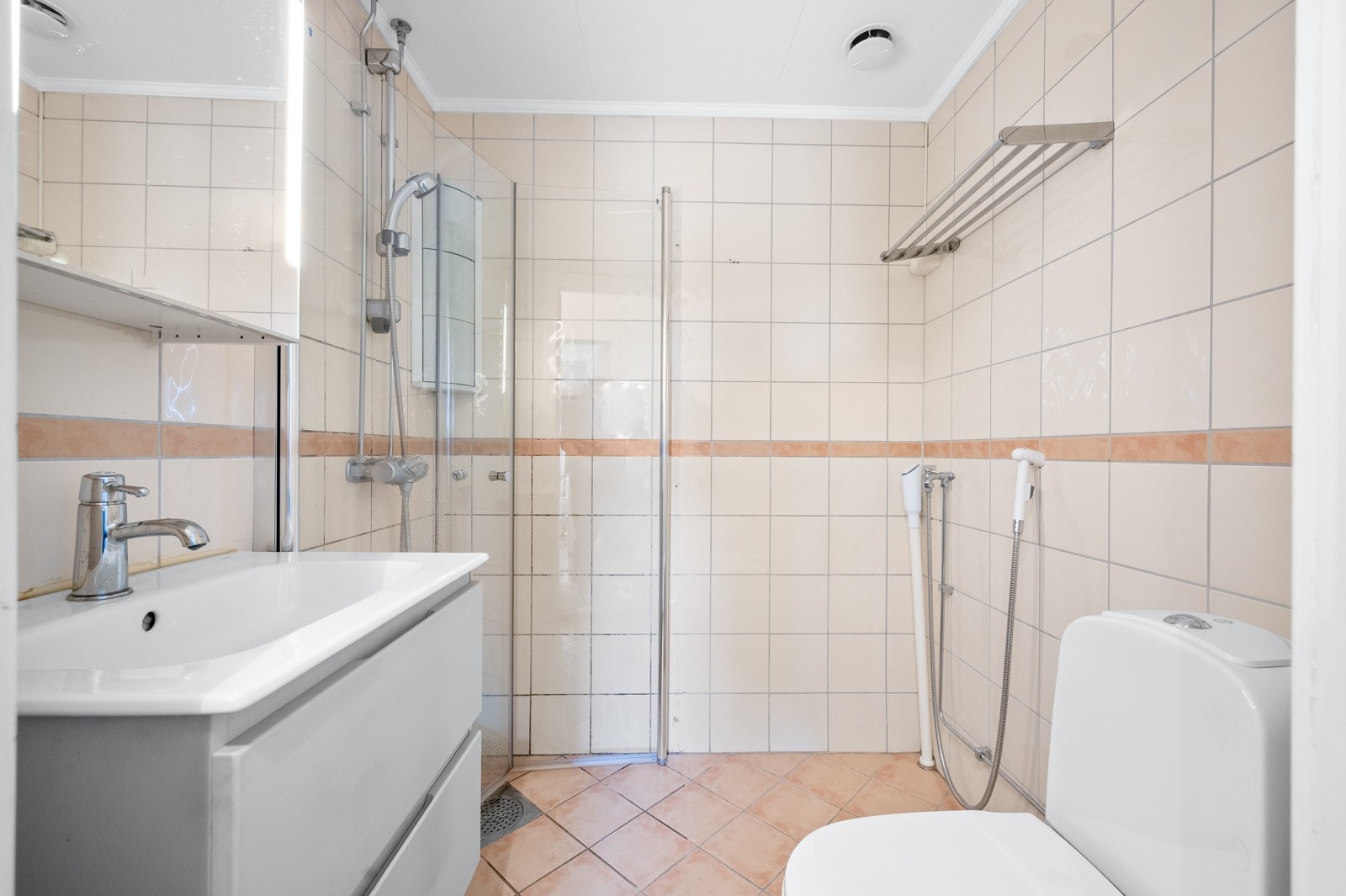 Varmekabler i gulv. Galleribilde