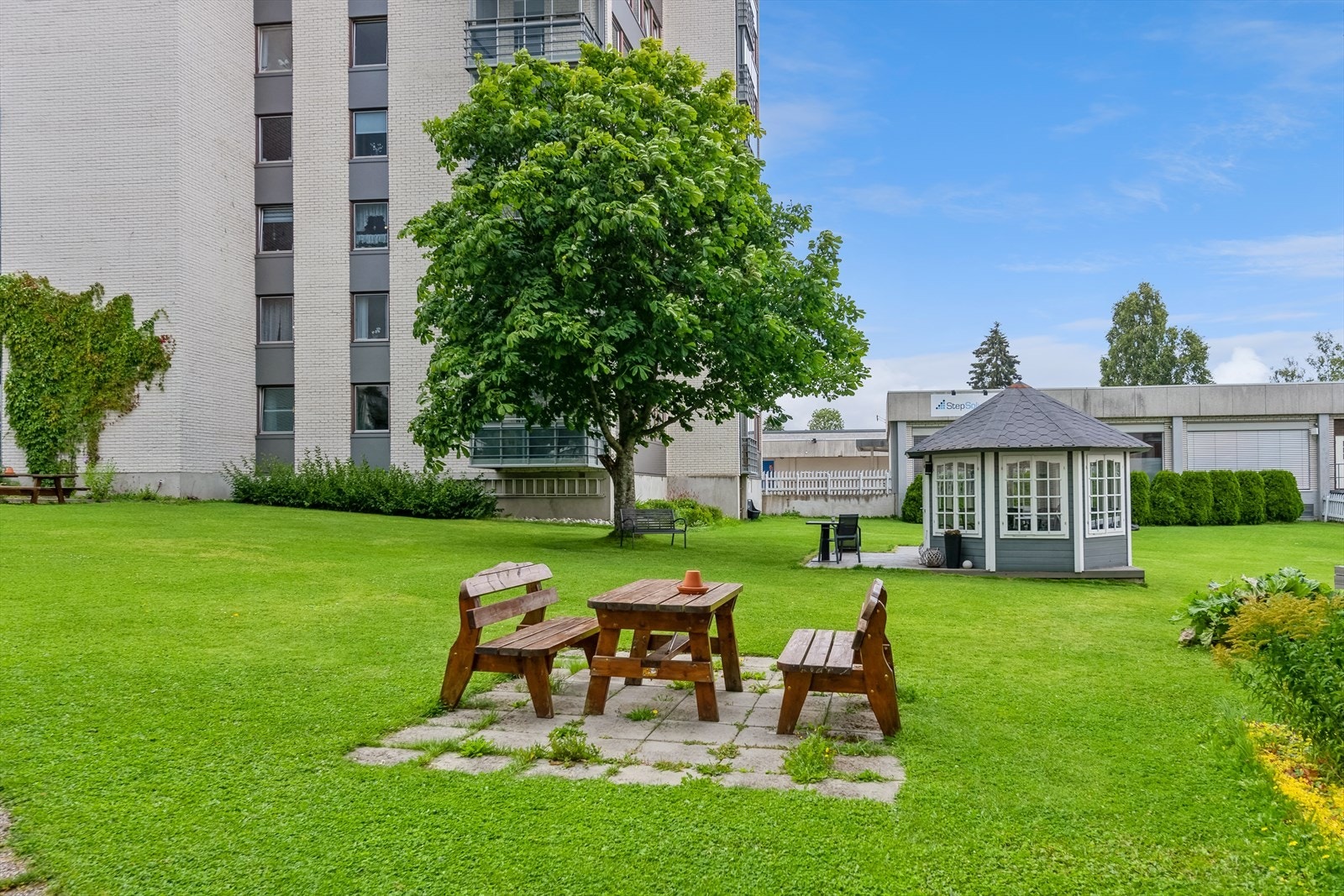 Hyggelig uteplass. Galleribilde