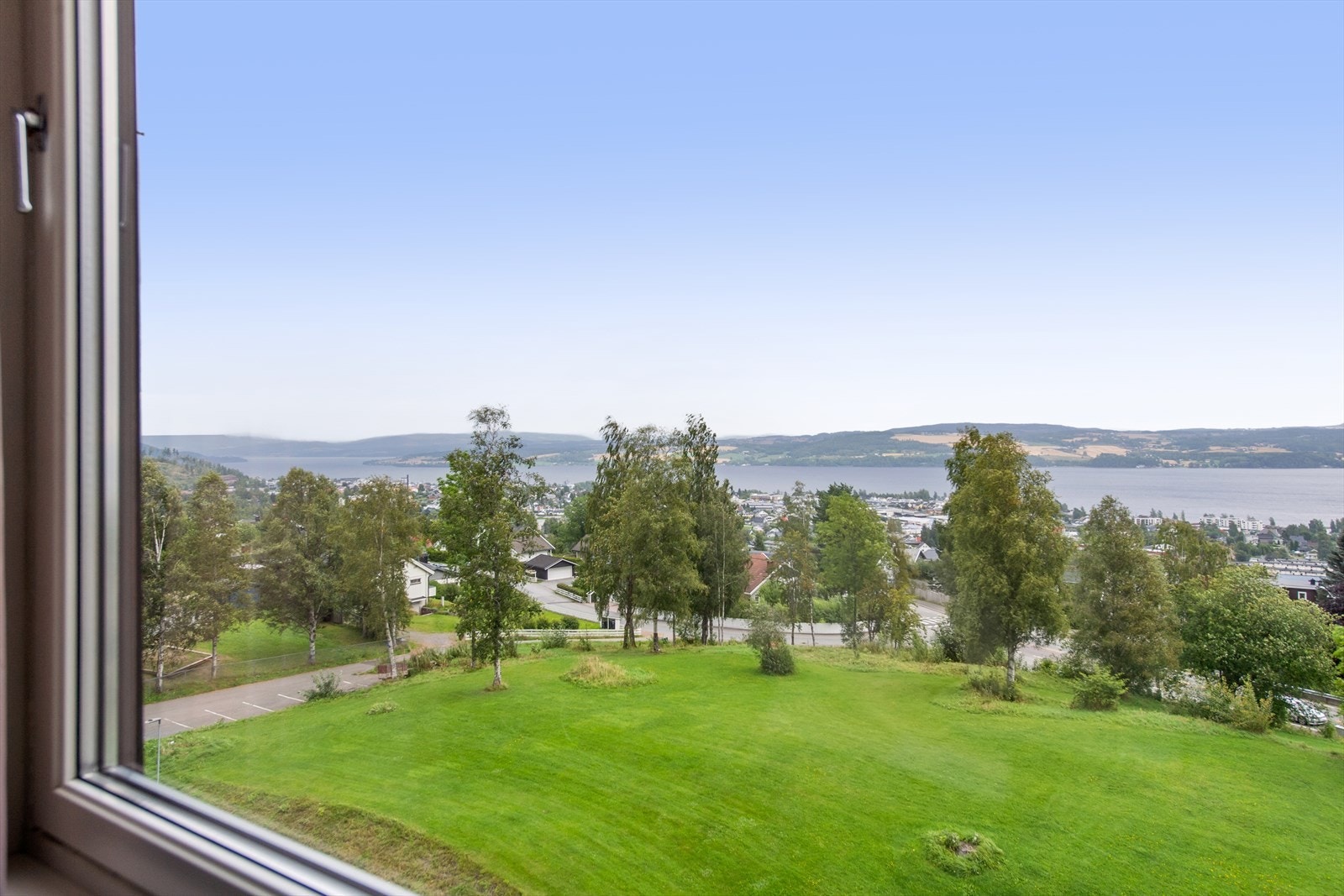 Flott utsikt mot Mjøsa. Galleribilde