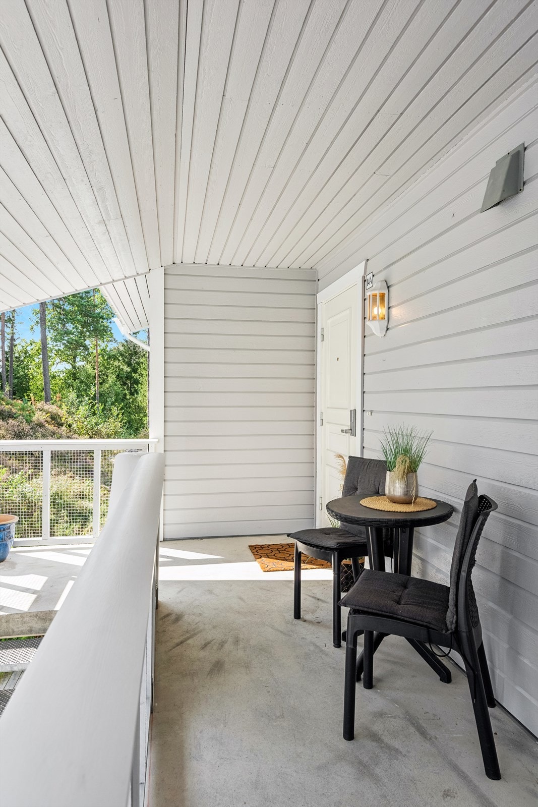 Ved inngangspartiet er det plass til cafésett. Galleribilde