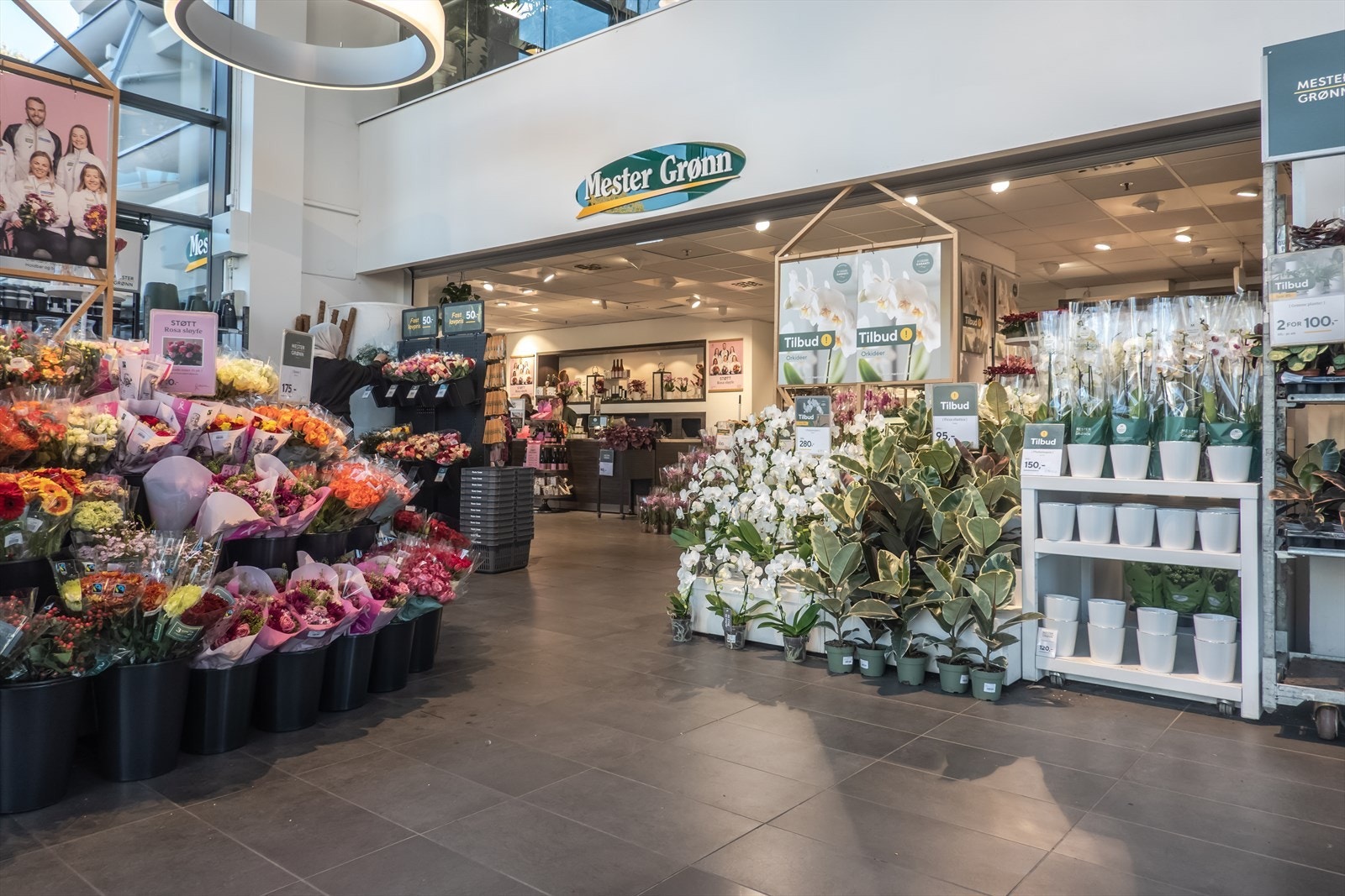 Stovner Senter byr på det meste hverdagen behøver Galleribilde