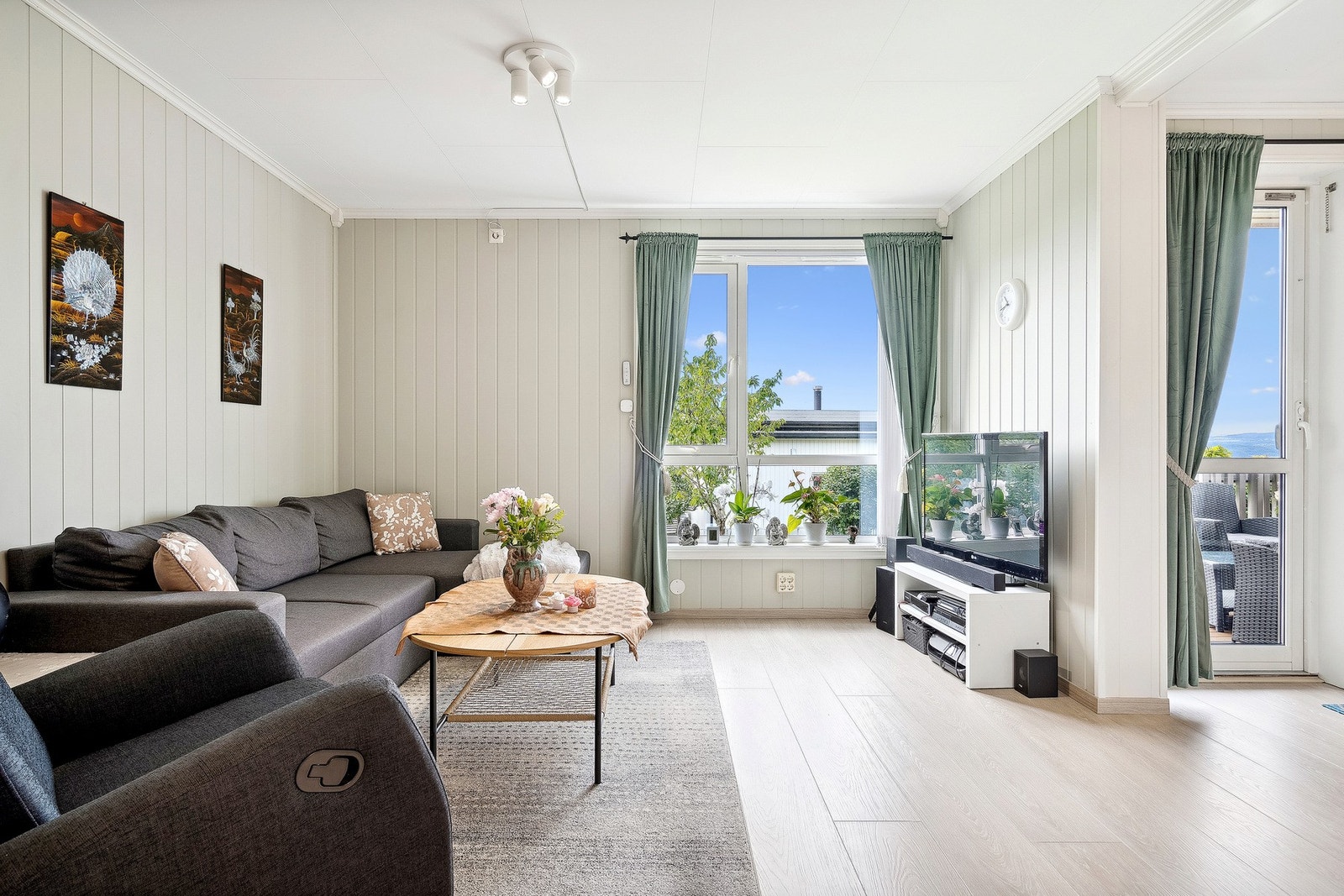 Du har god plass til stor sittegruppe. Galleribilde