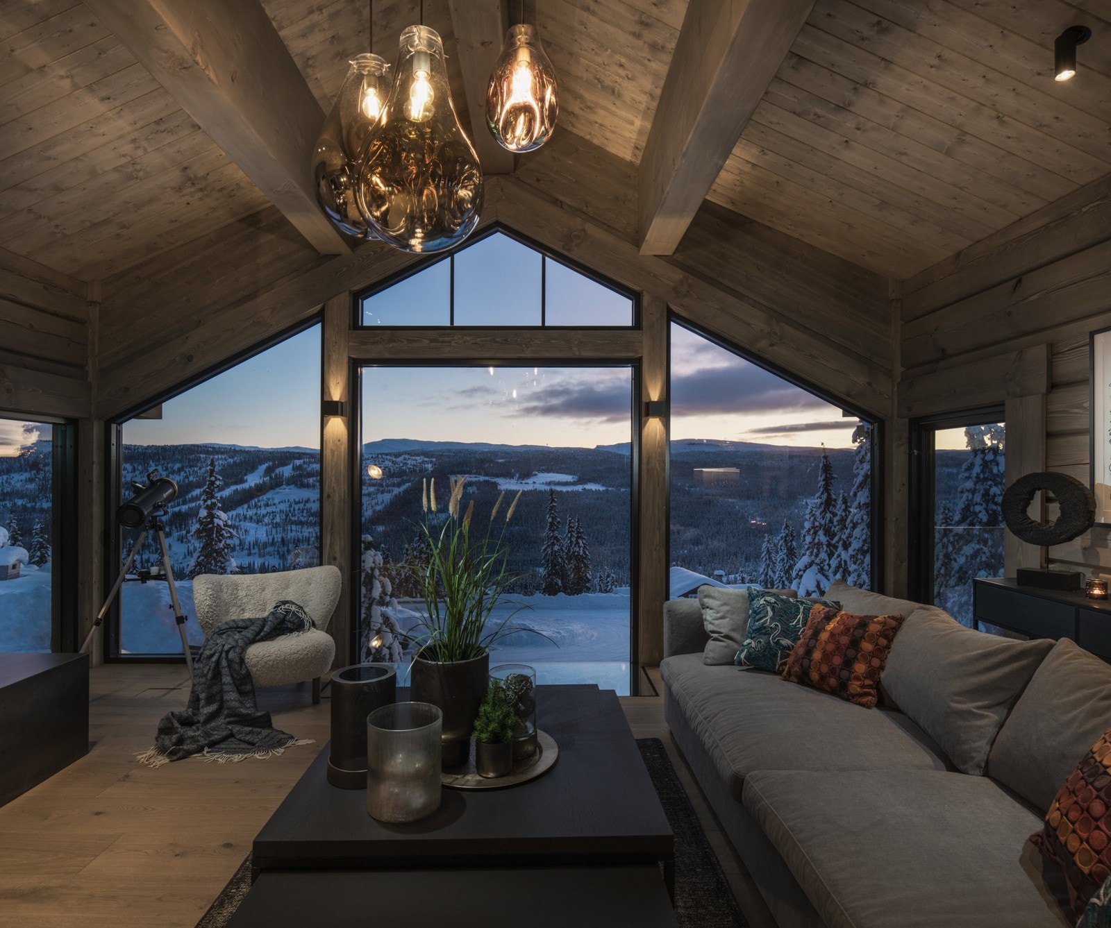 Illustrasjonsbilde av annen hyttemodell bygget av utbygger, LHM, i Kvitfjell i 2019. Galleribilde