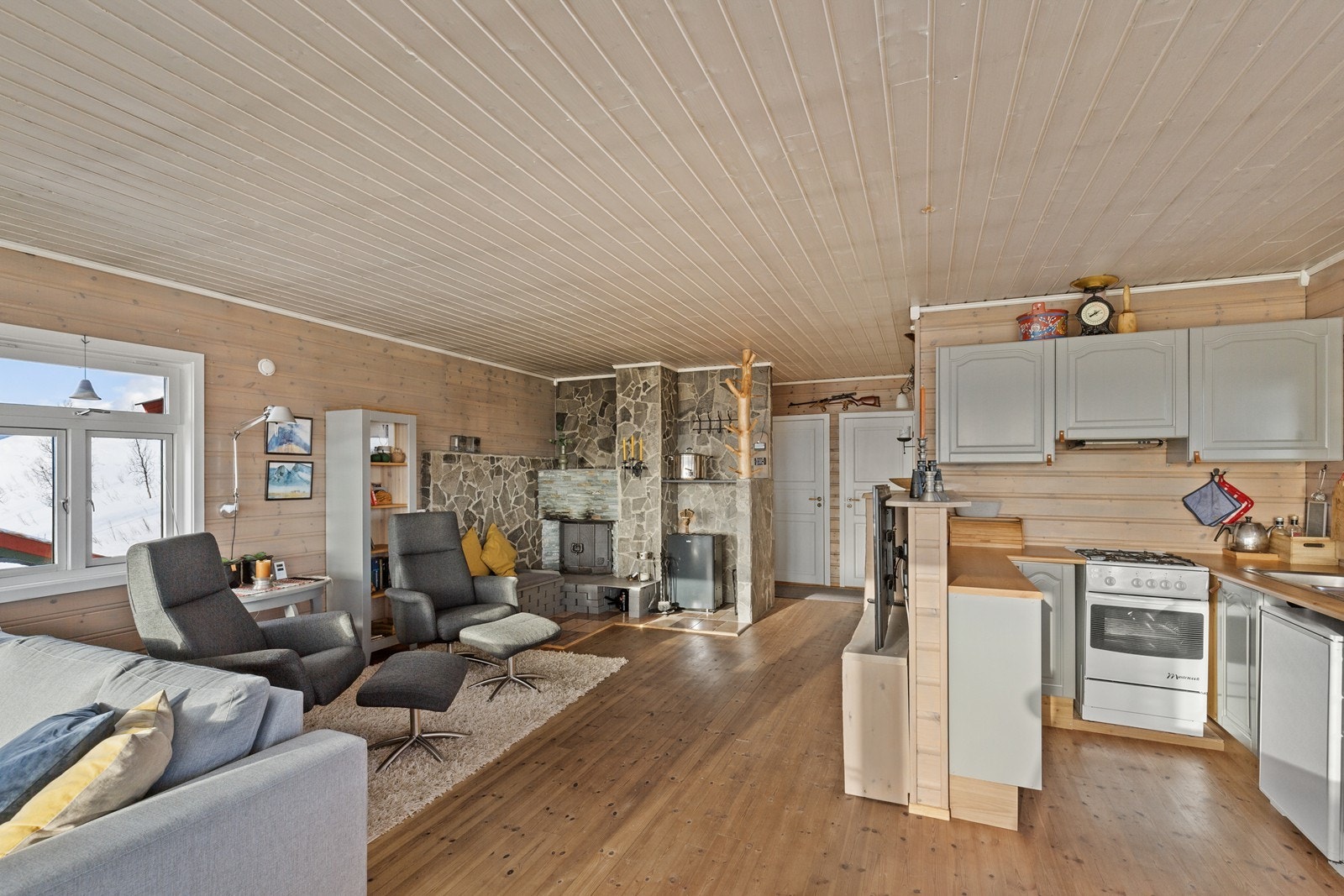 God plass til flere sittegrupper hvor hele familien kan drive med sitt Galleribilde