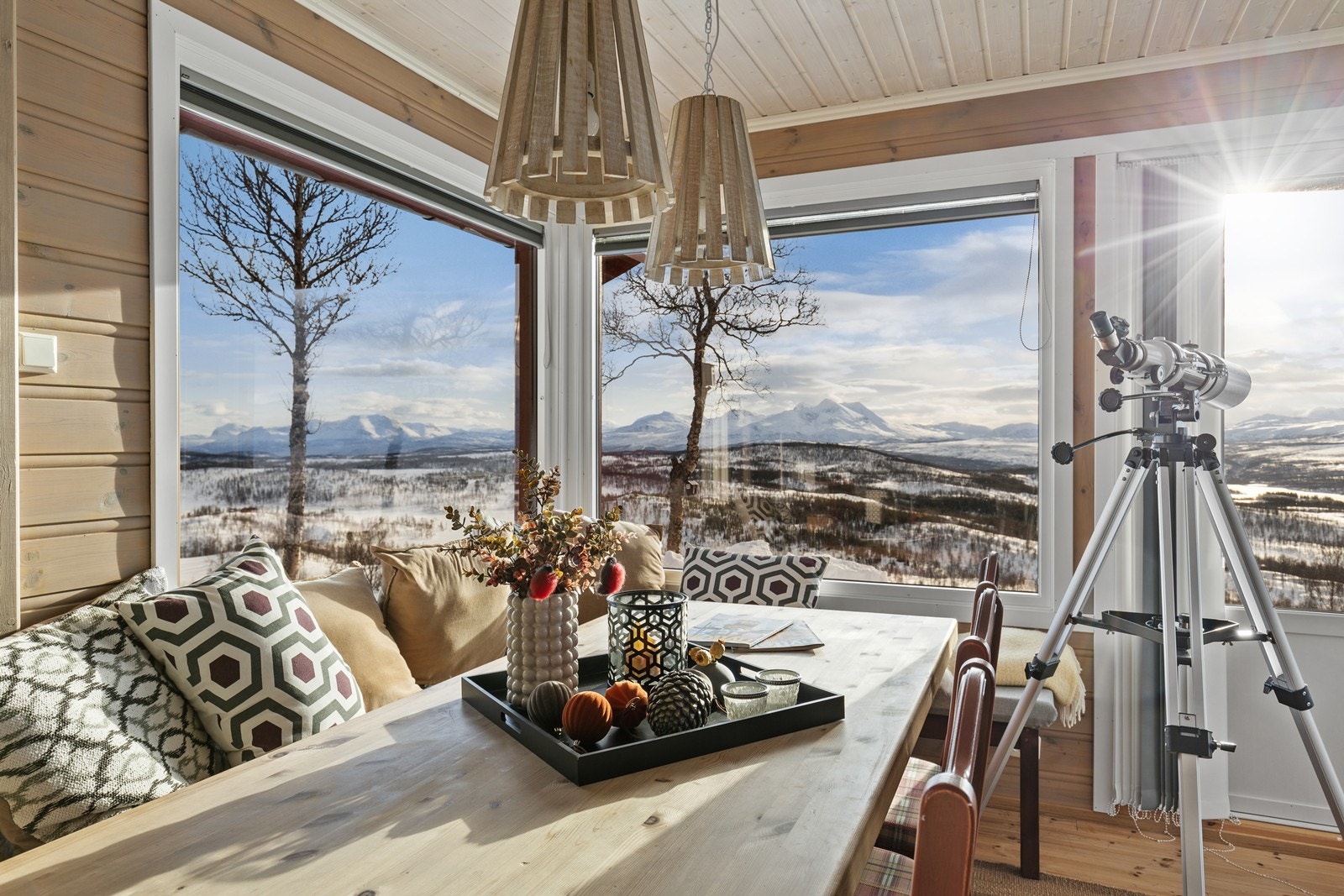 Spektakulær utsikt og nærhet til utallige rekreasjonsmuligheter like utenfor døren Galleribilde
