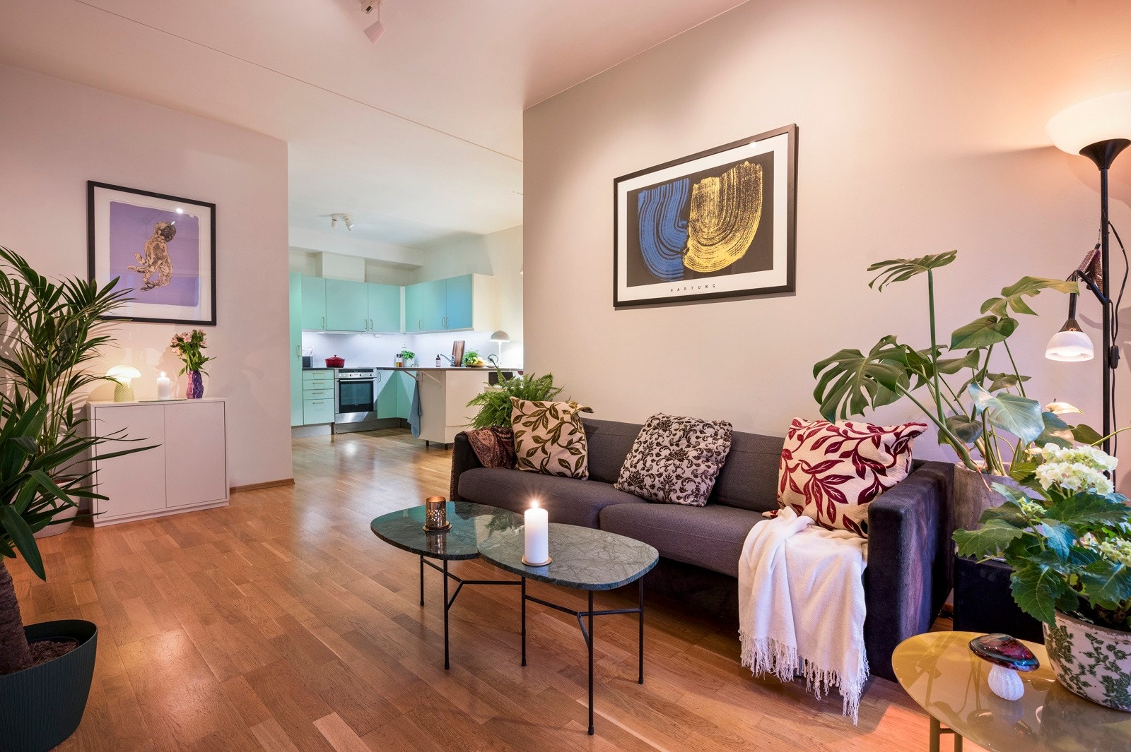 Kveldssteming i stuen. Galleribilde