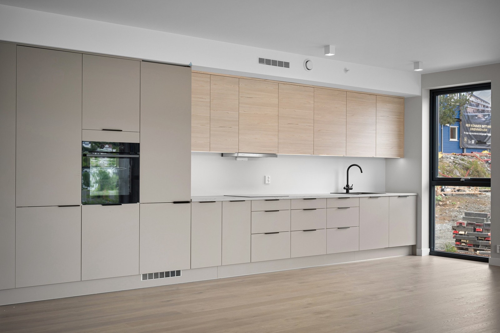 Pen kjøkkeninnredning av typen HTH Galleribilde