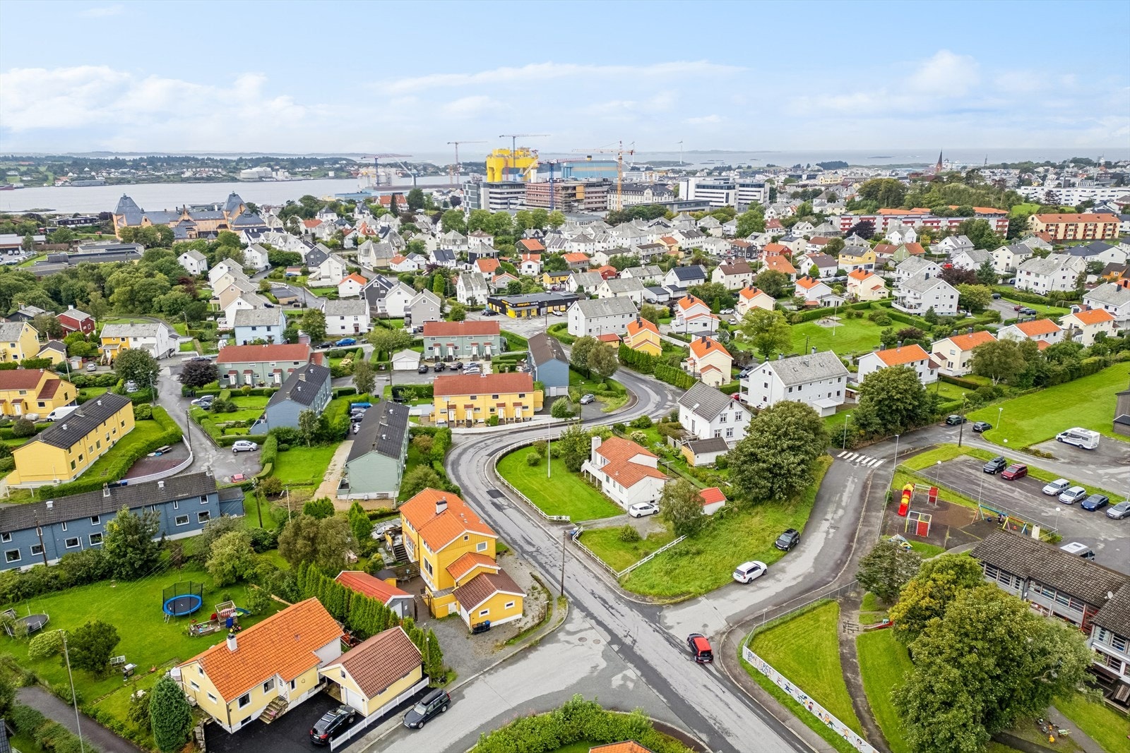 Boligen ligger sentralt i et attraktivt område med nærhet til de fleste fasiliteter. Galleribilde