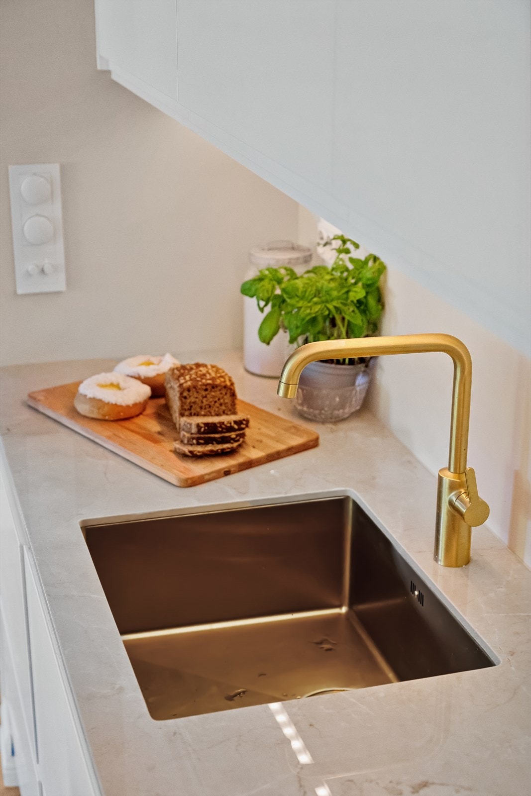 Lekre detaljer er gjennomgående for hele leiligheten. Galleribilde