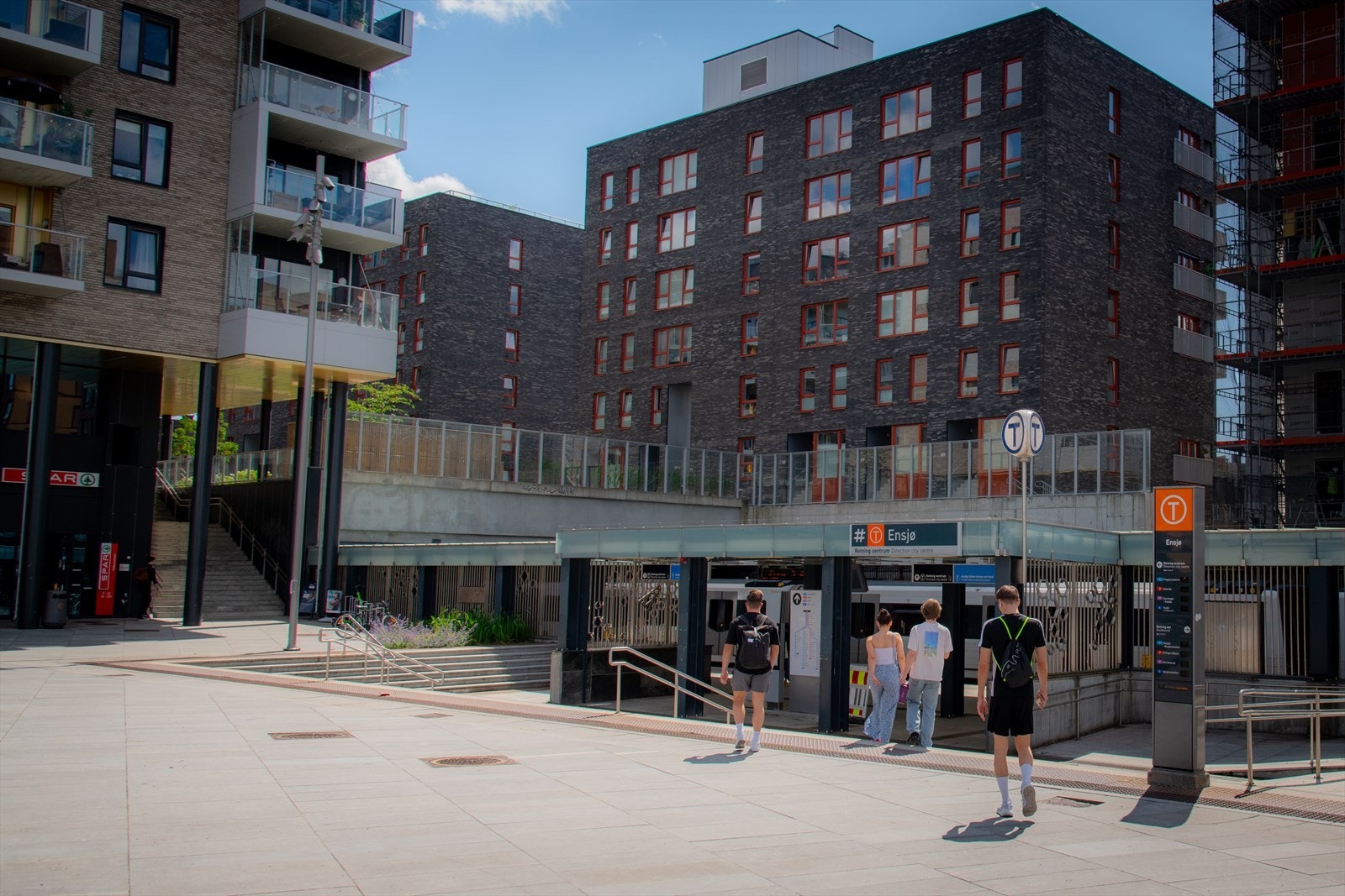 Ensjø T-bane Galleribilde