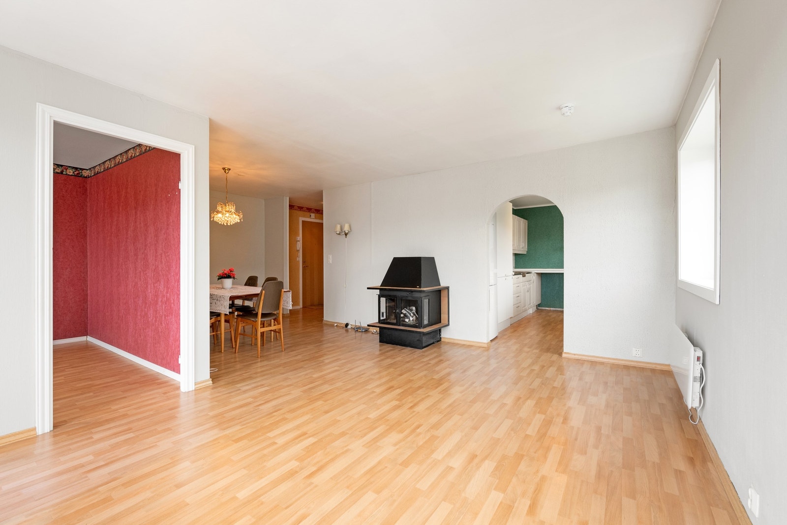 Fra stue mot gang og kjøkken Galleribilde