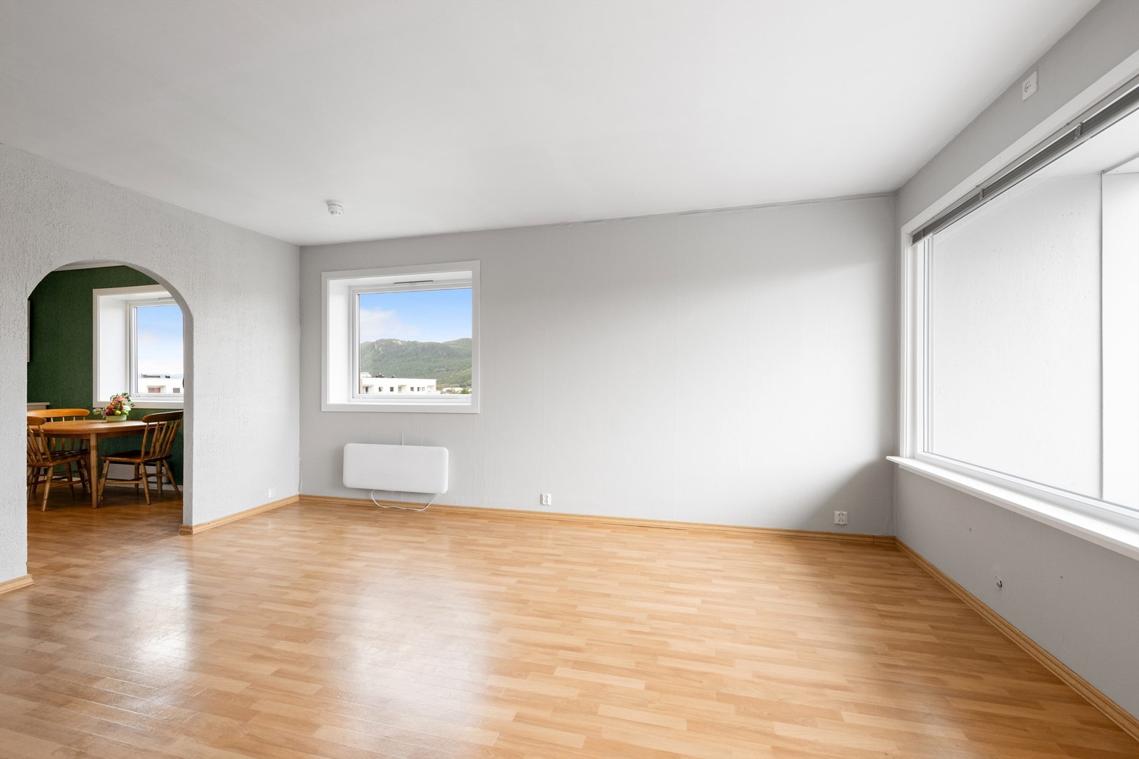 Fra stue mot kjøkken Galleribilde