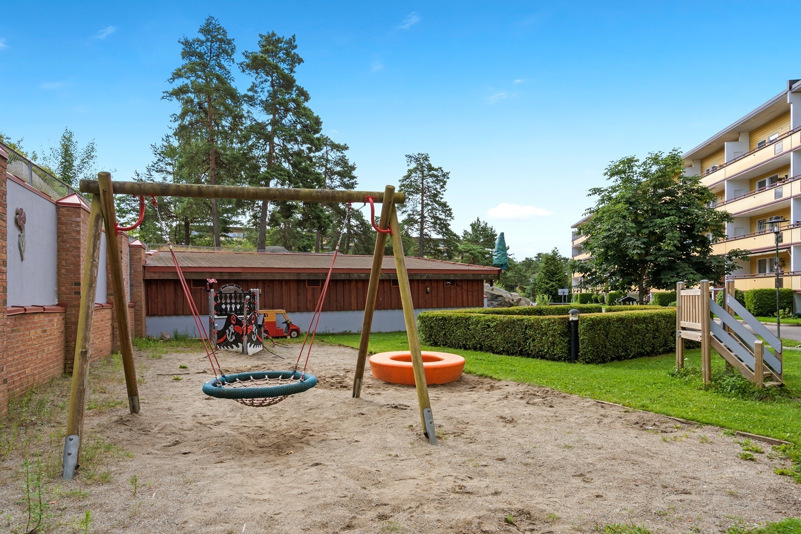 Trivelige, grønne fellesområder Galleribilde