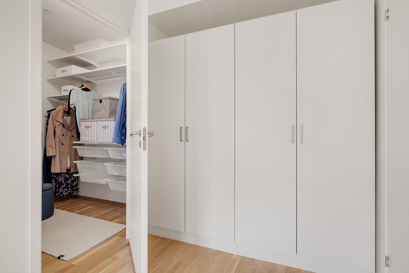 Fra soverommet er det tilgang til egen "walk-in" løsning Galleribilde