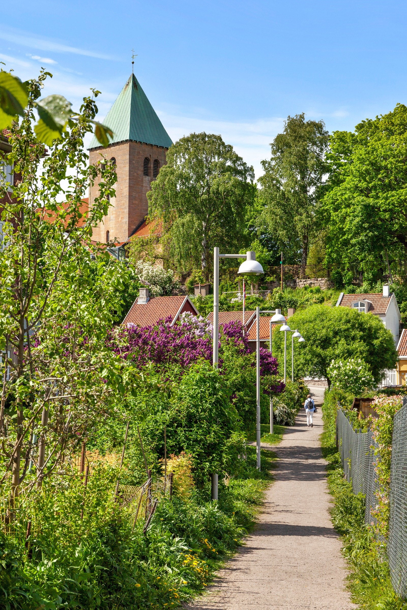 Leilighetens nærmeste parkområde er Bjølsenparken, som du finner få meters gange fra ytterdøren. Galleribilde