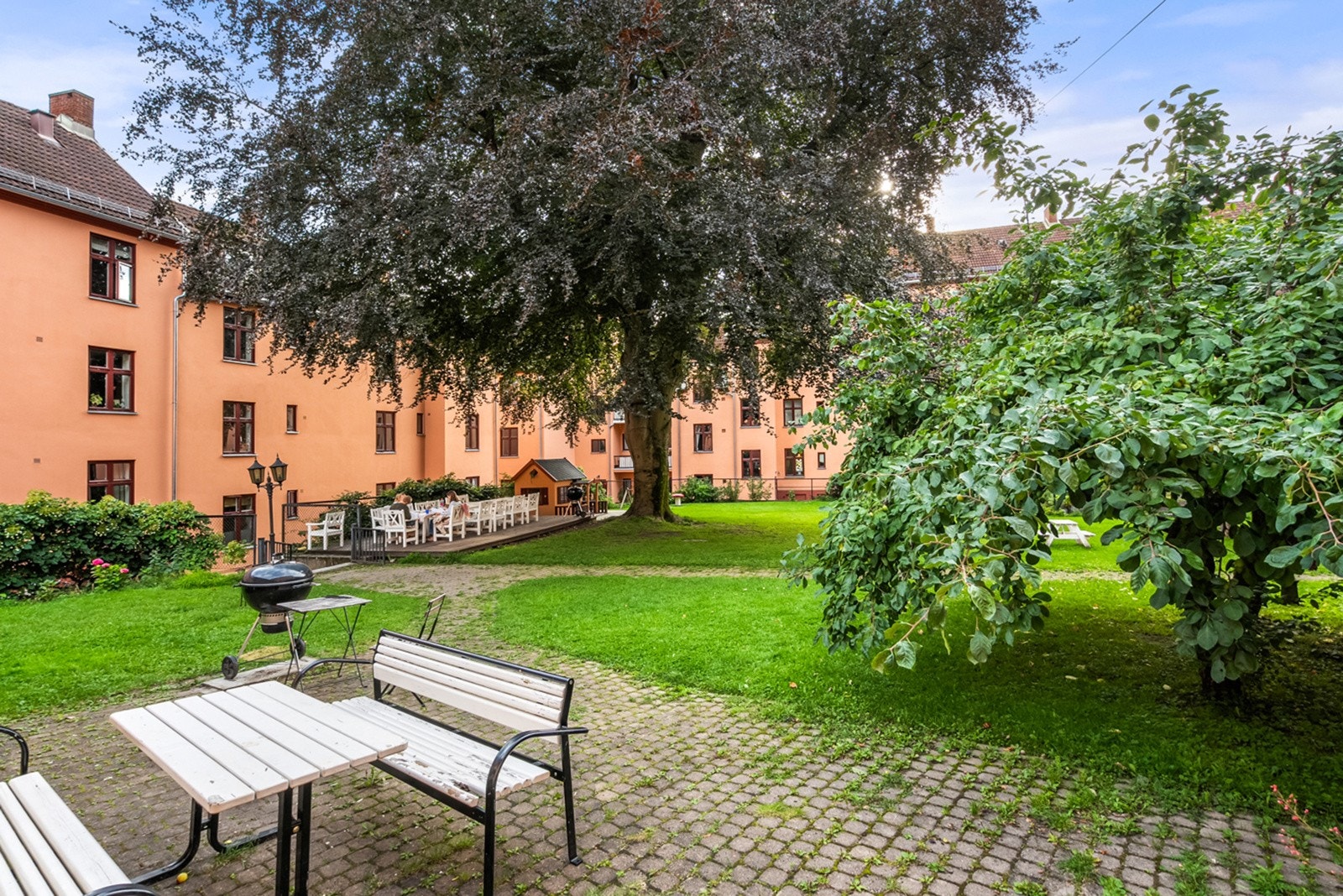 Boligen ligger i Vøyenvollen Borettslag, med 183 andelsleiligheter. Galleribilde