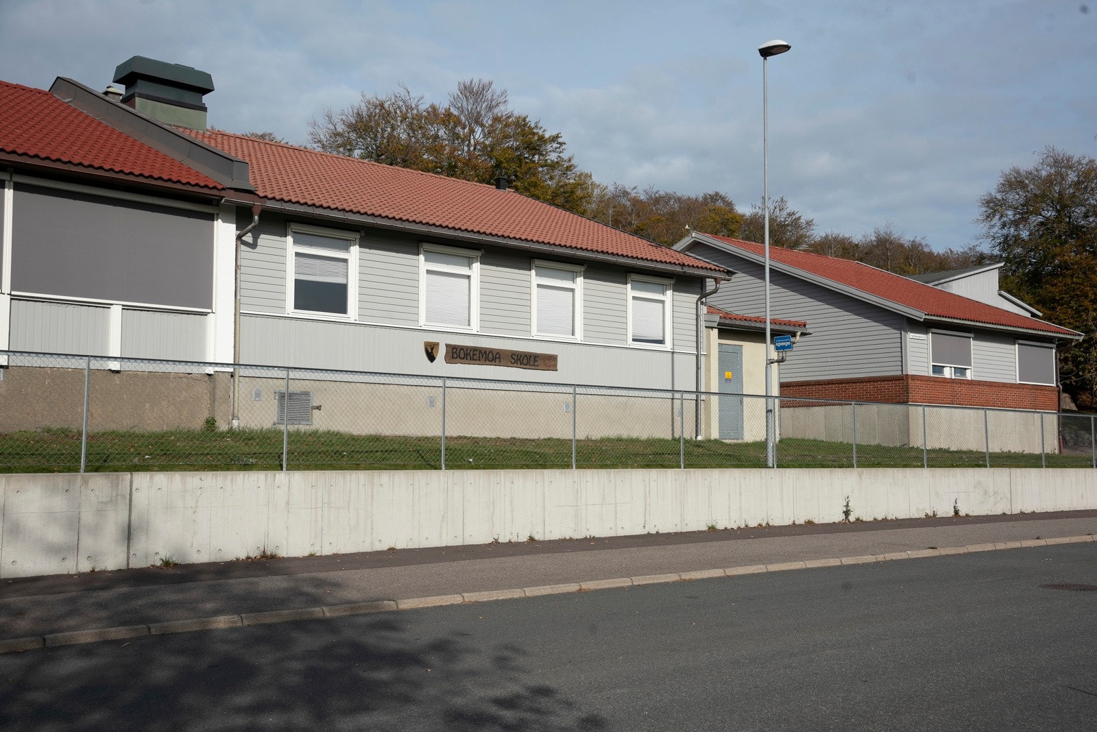 Bokemoa skole ligger med nærhet til Bøkeskogen og Stokke sentrum Galleribilde