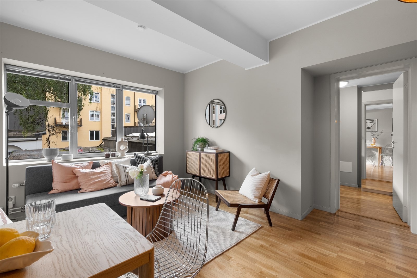 Leiligheten vender i sin helhet mot bakgård. Galleribilde