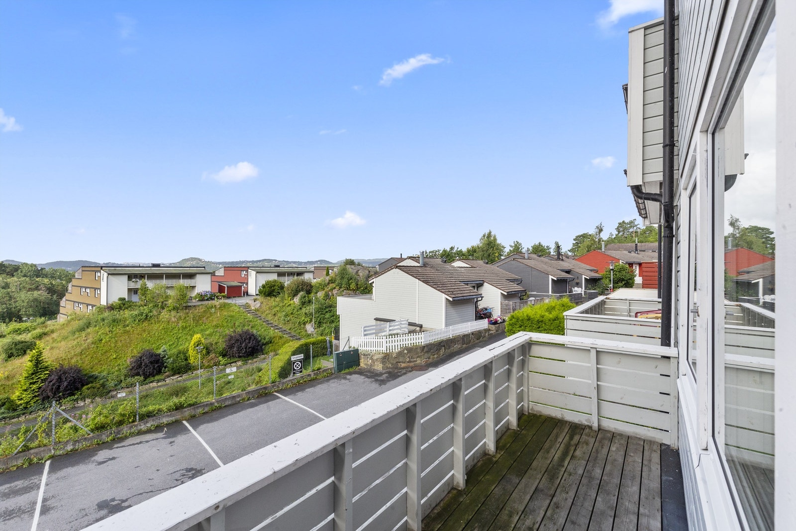 Veranda med utgang fra kjøkken/stue Galleribilde