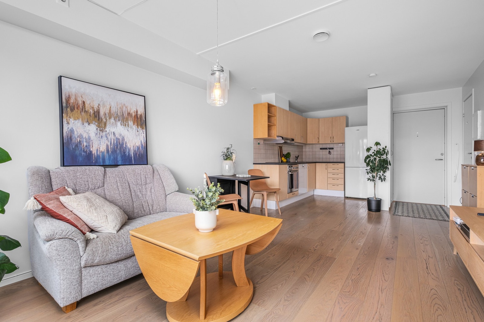 Moderne bygg fra 2007 med gjennomgående god standard. Galleribilde