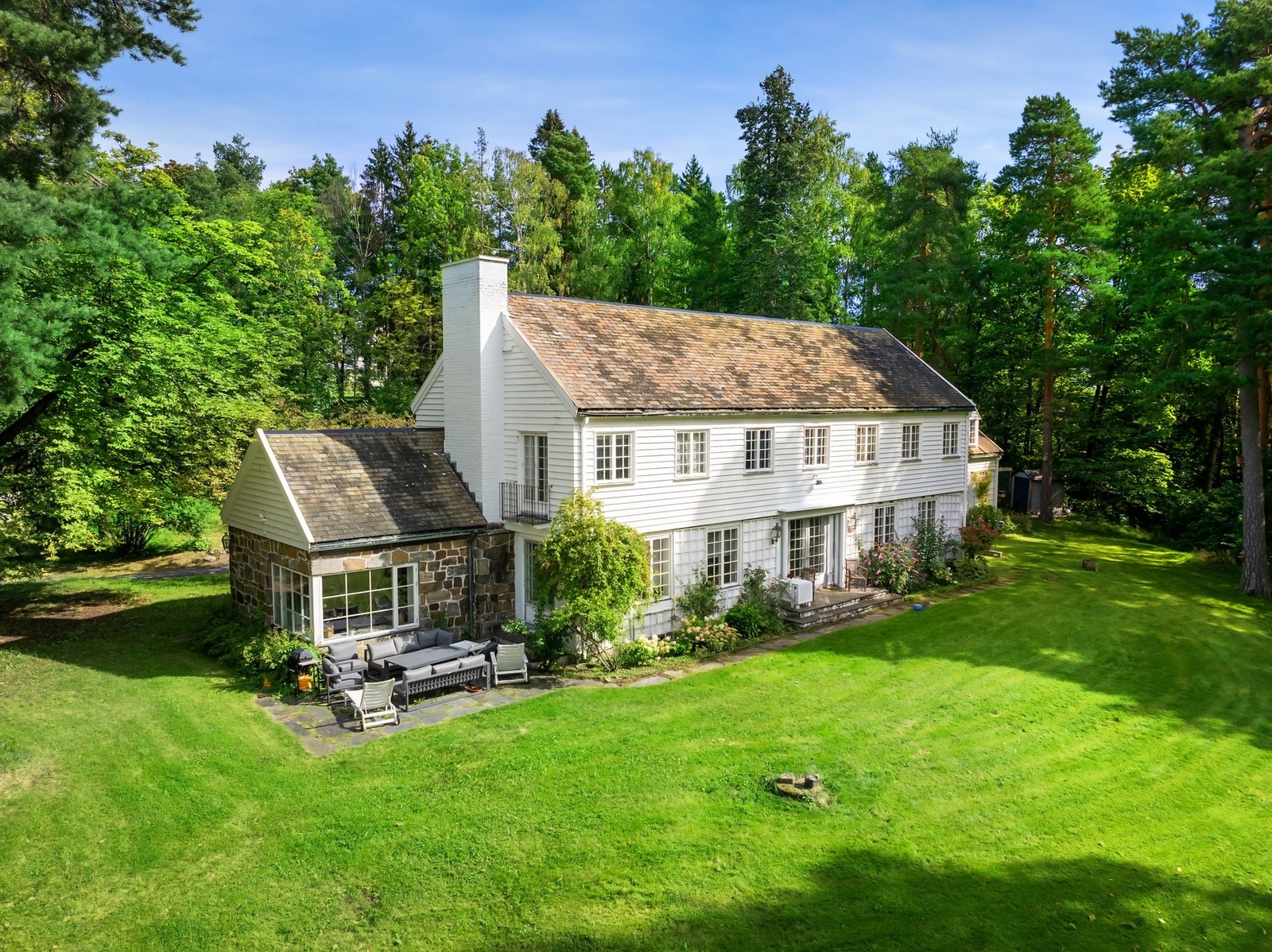 Velkommen til Lilløyveien 4 - presentert av Christian L. Mathiesen Galleribilde