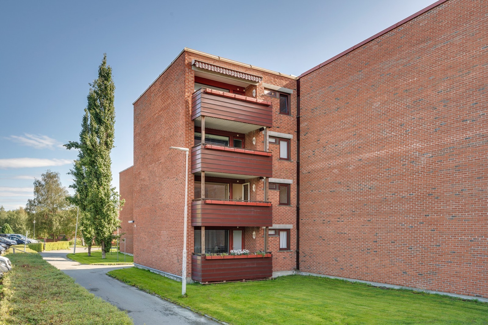 Leiligheten disponerer 2 boder i kjeller. Galleribilde