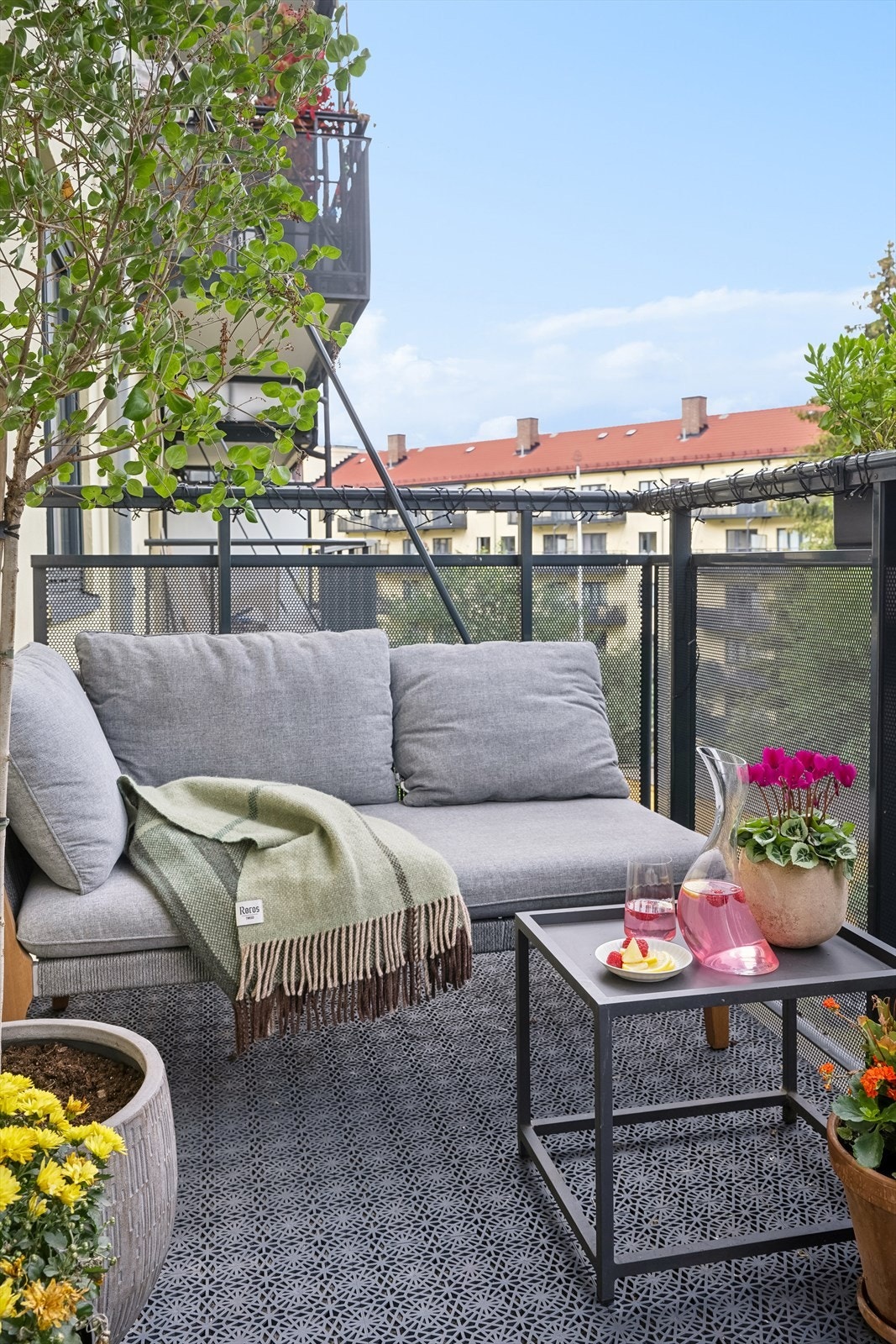 Det er god plass til ønsket utemøblement, grill og diverse beplantning. Galleribilde