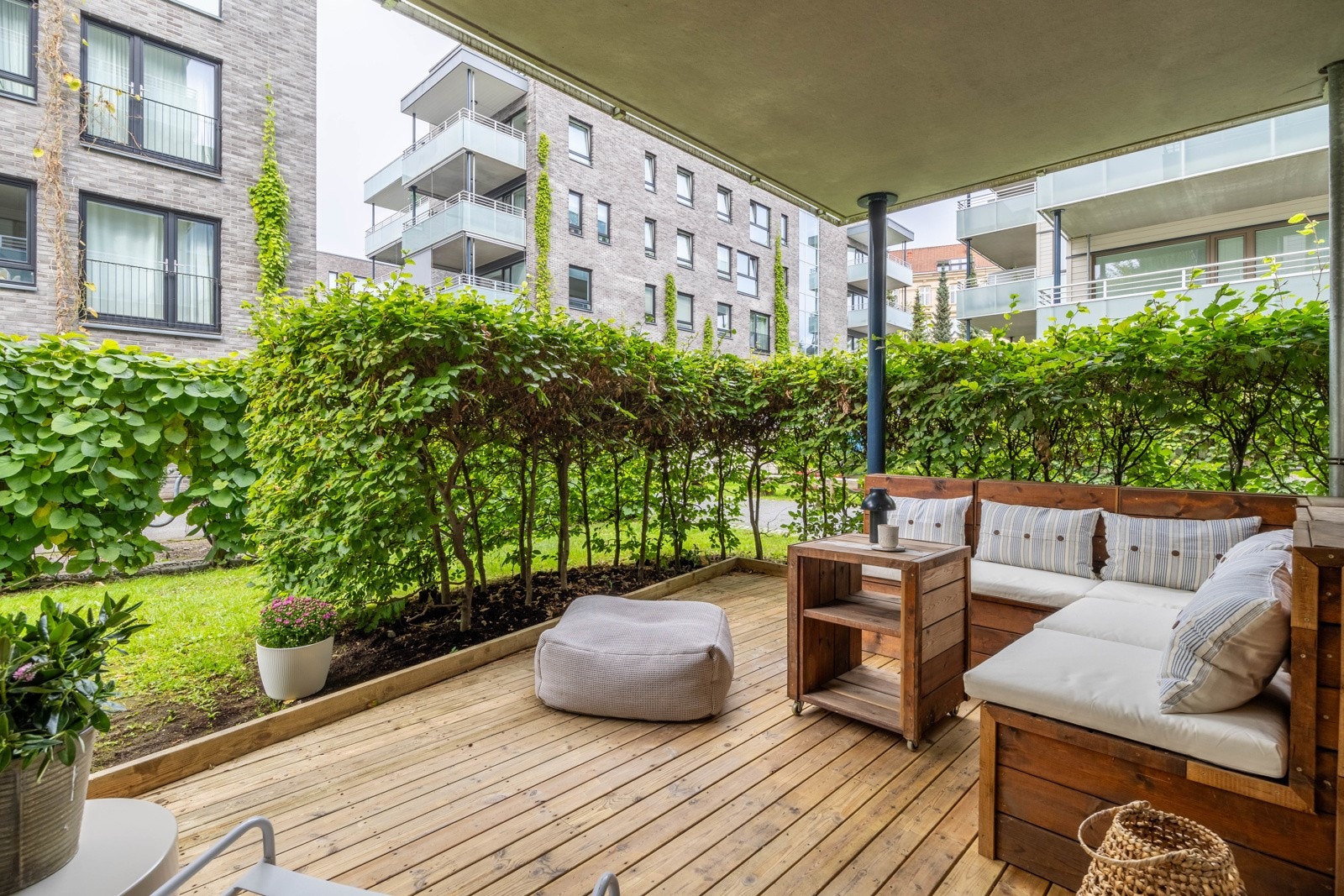 Nedre Skøyen vei 4 presenteres av EIE eiendomsmegling ved Alexander Birkeland. Galleribilde