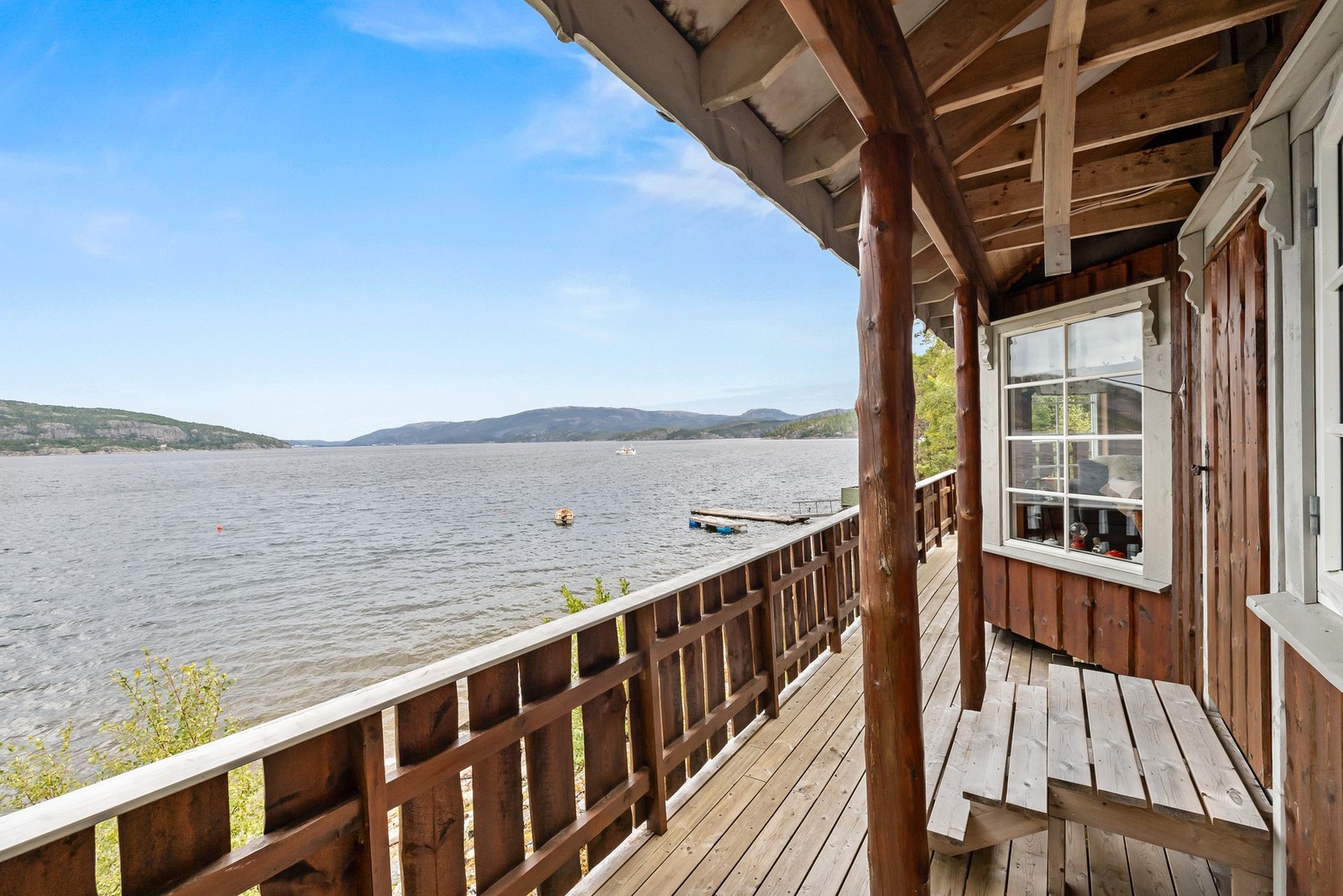 Nydelig utsikt ønsker deg velkommen til hytta Galleribilde