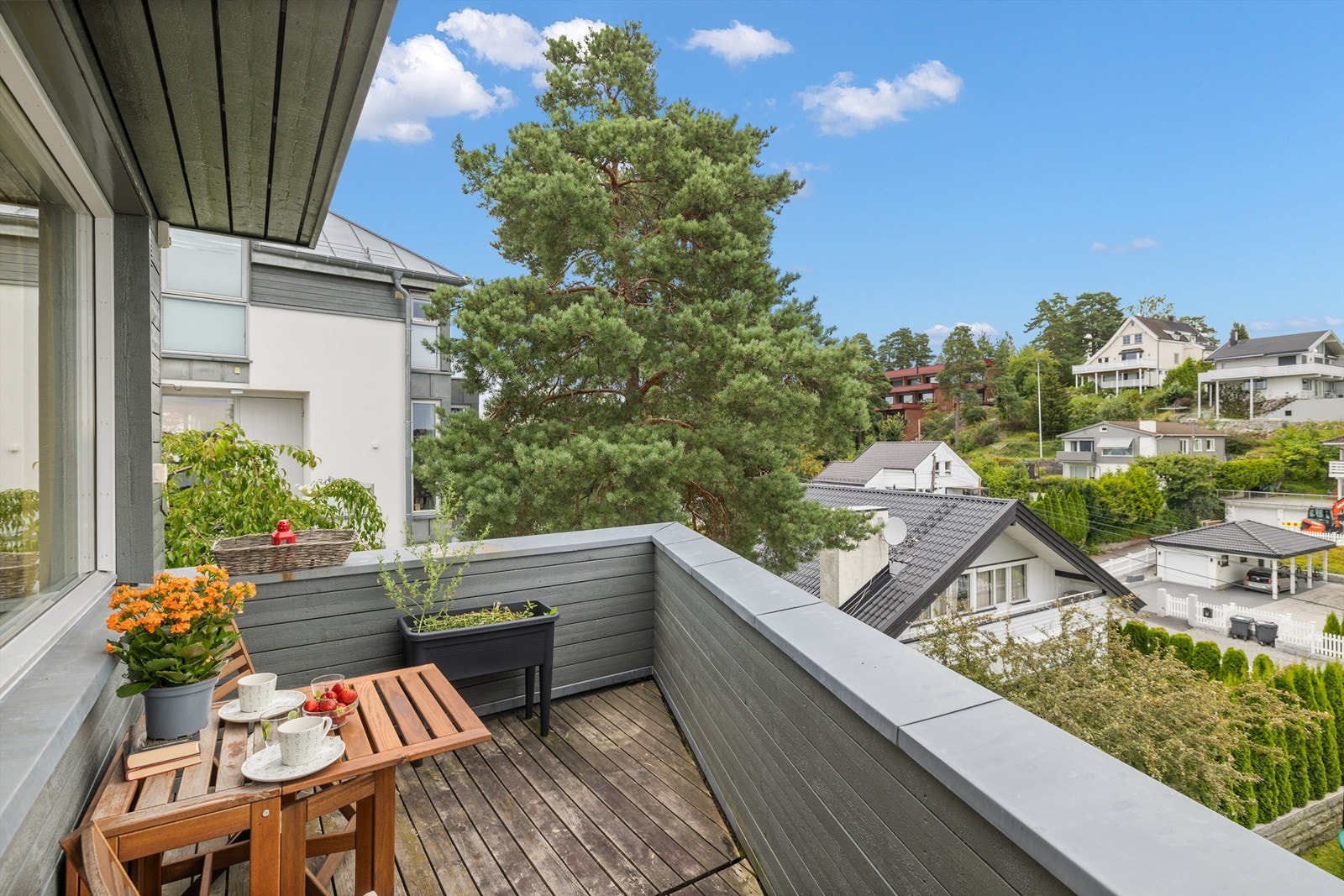 Østvendt veranda - perfekt for morgenkaffen Galleribilde