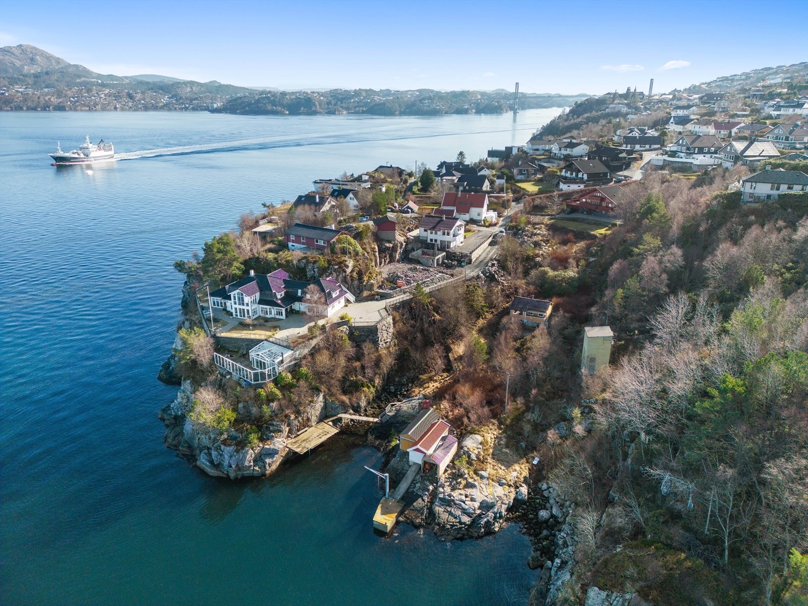 Aktiv Eiendomsmegling v/ Roger Glesnes har gleden av presentere en tomt i et populært og attraktivt boligområde på Hjelteryggen. Galleribilde