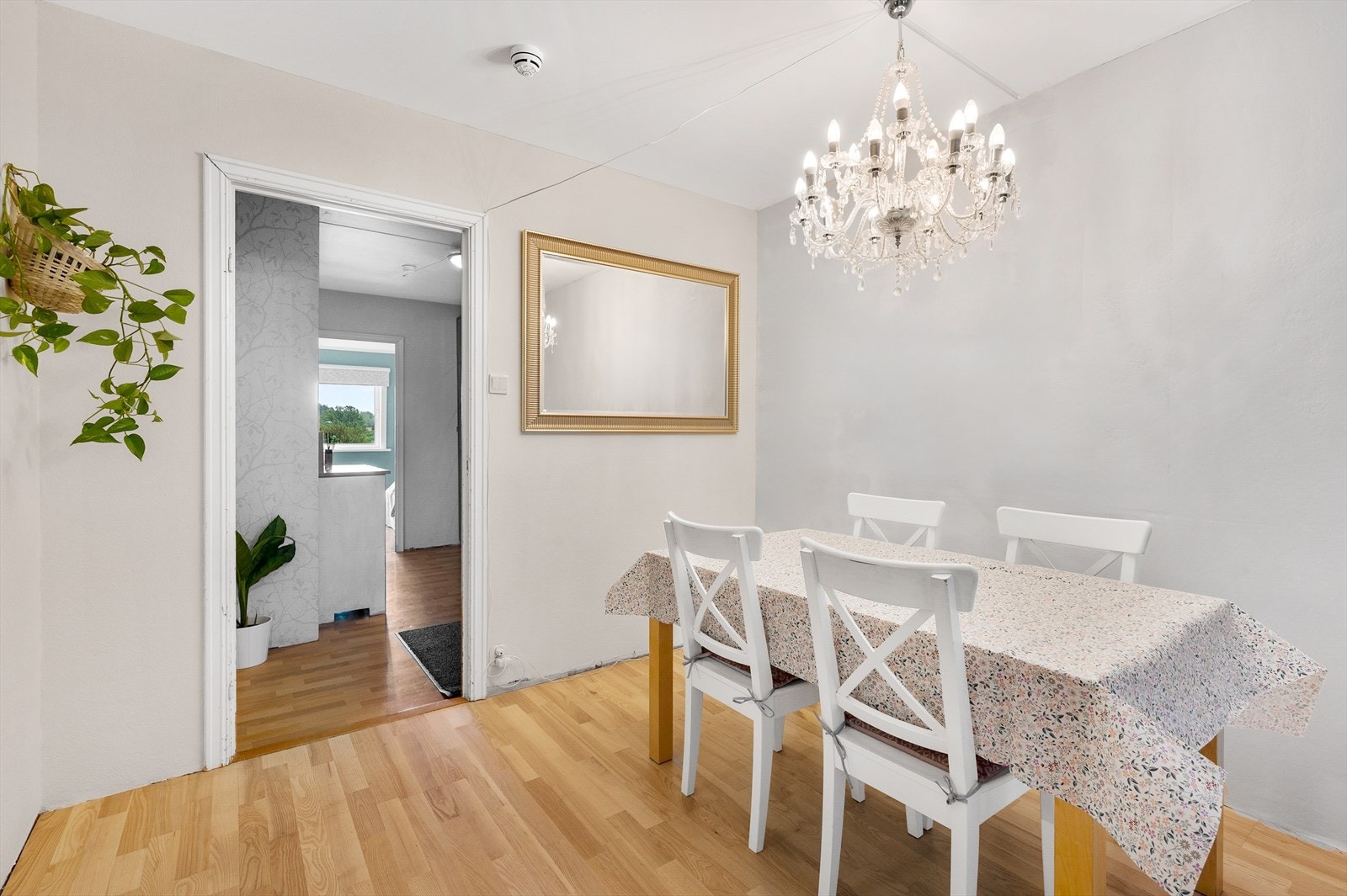 - Leilighetens gode planløsning gir flere muligheter for møblering - Galleribilde