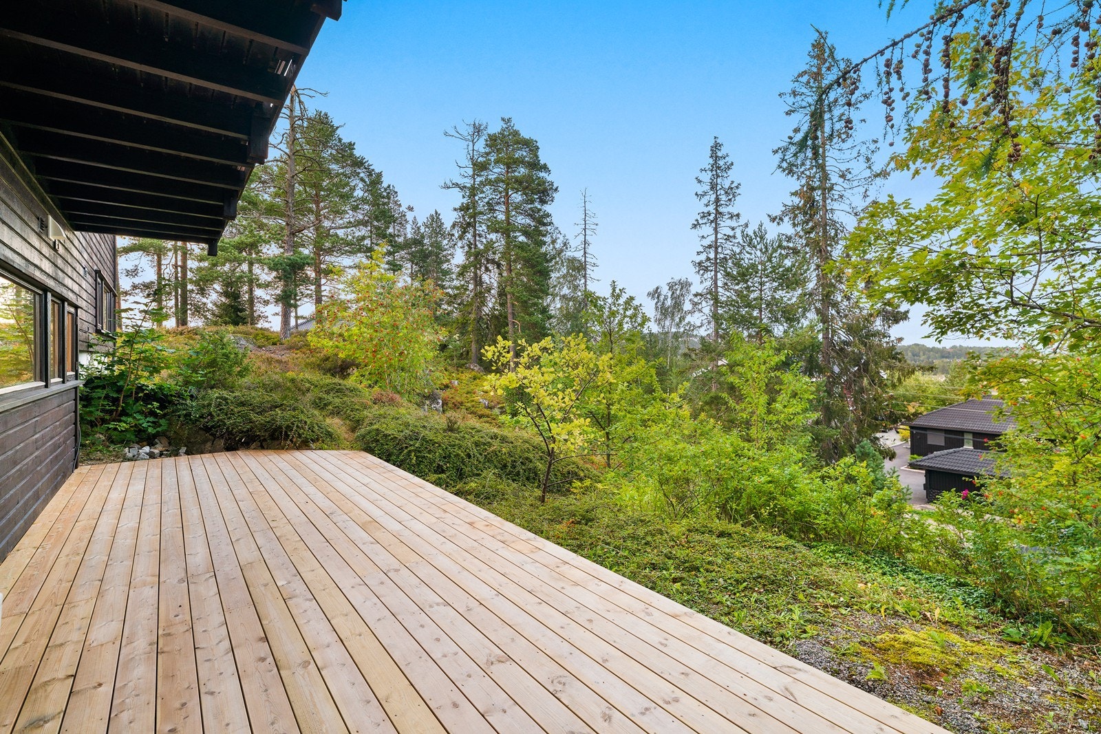 Utenfor underetasjen er det utgang til en fin terrasse på 35 m². Galleribilde