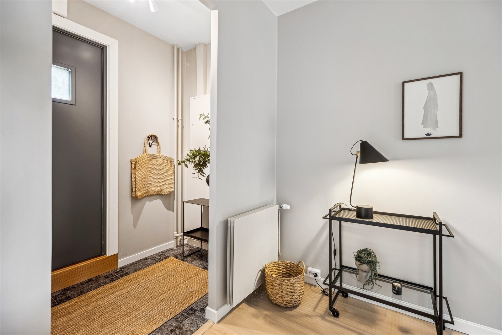 Her er det god plass for oppheng av yttertøy. Galleribilde