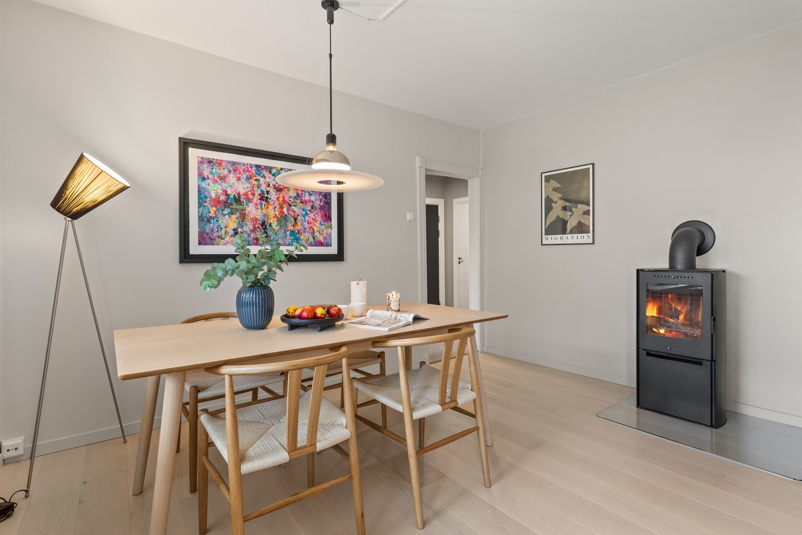 Det ble montert ny peisinnsats i stuen i 2019 Galleribilde