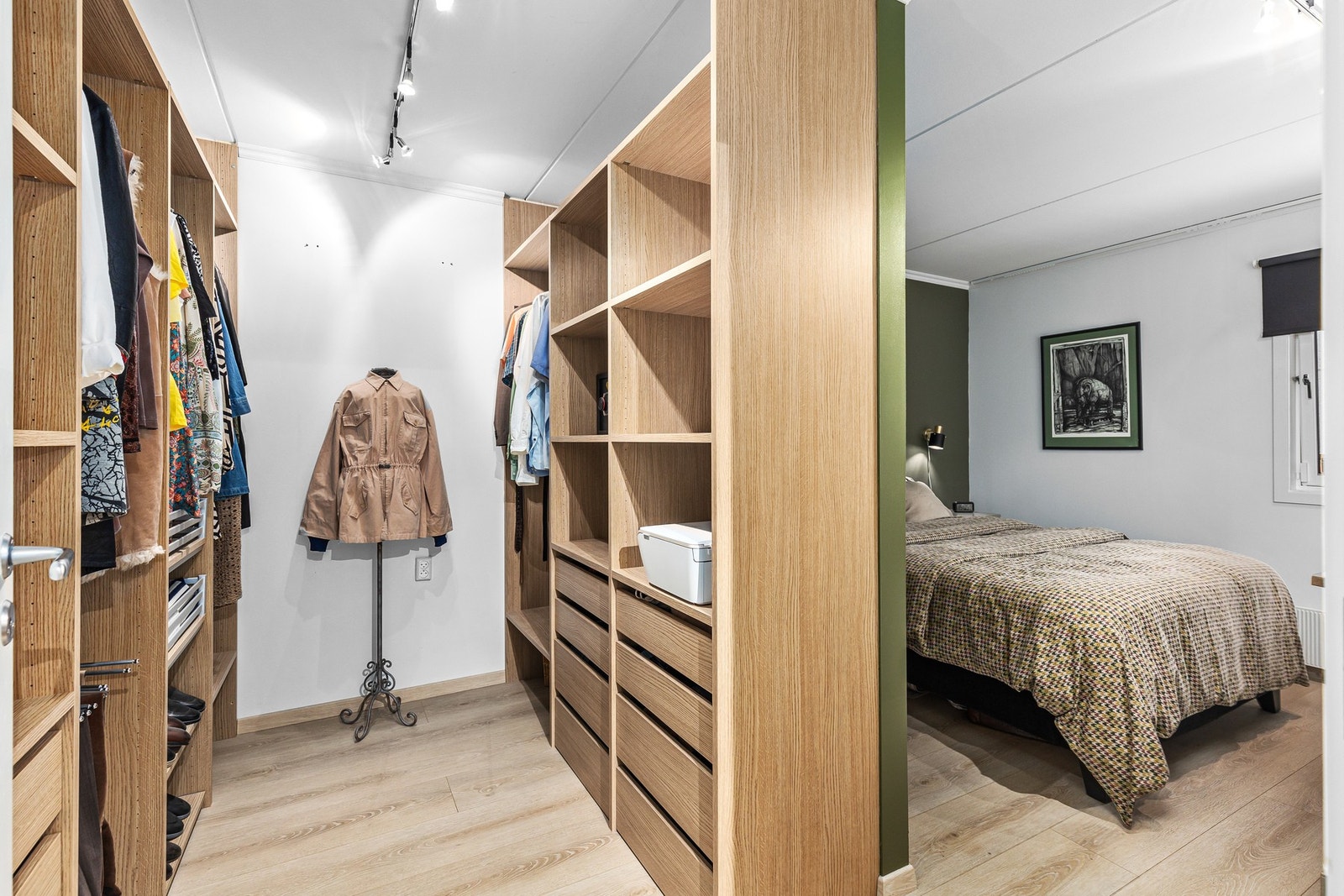 Leilighetens største soverom er på 15 kvm inkludert walk-in closet. Galleribilde