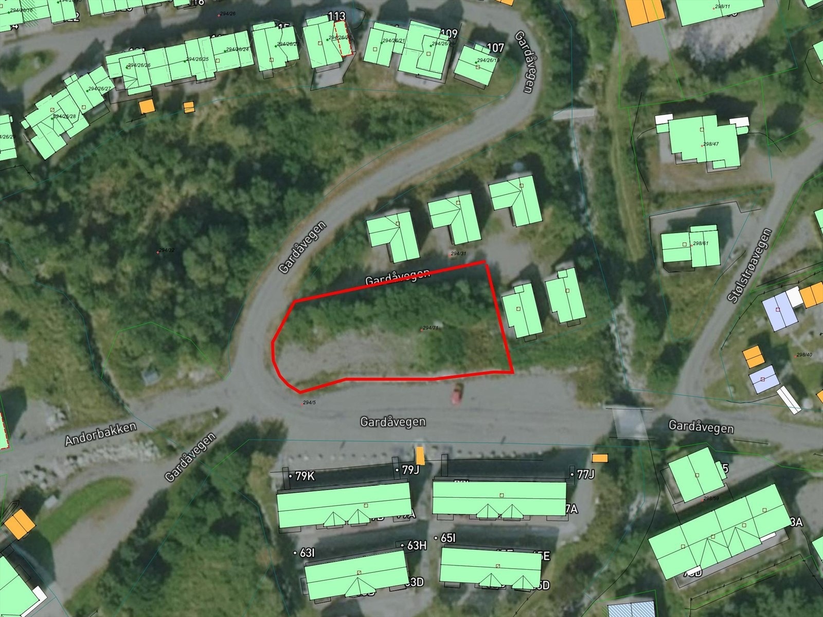 Flyfoto med markering av ca. tomtegrense Galleribilde