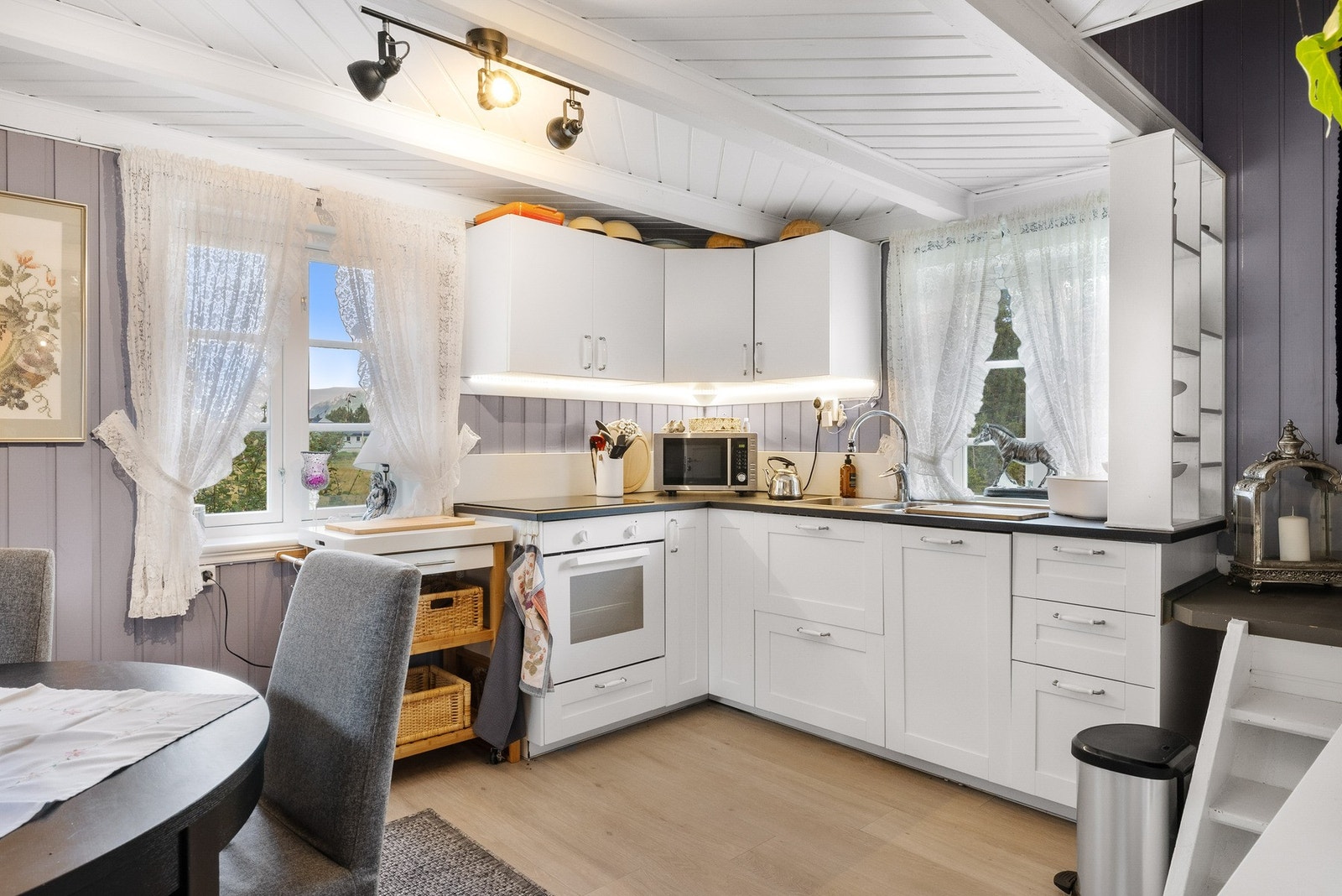 Kjøkken med standard fra 2022. Galleribilde