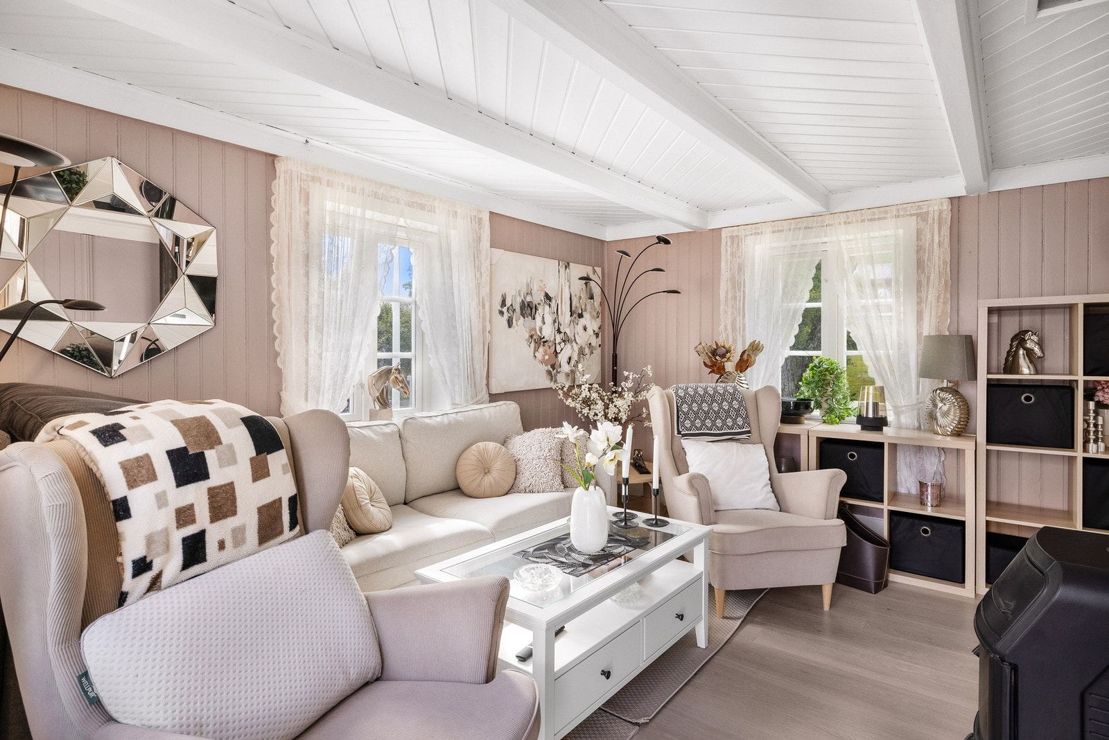 Innvendige overflater ble generelt renovert og oppgradert i 2022. Galleribilde