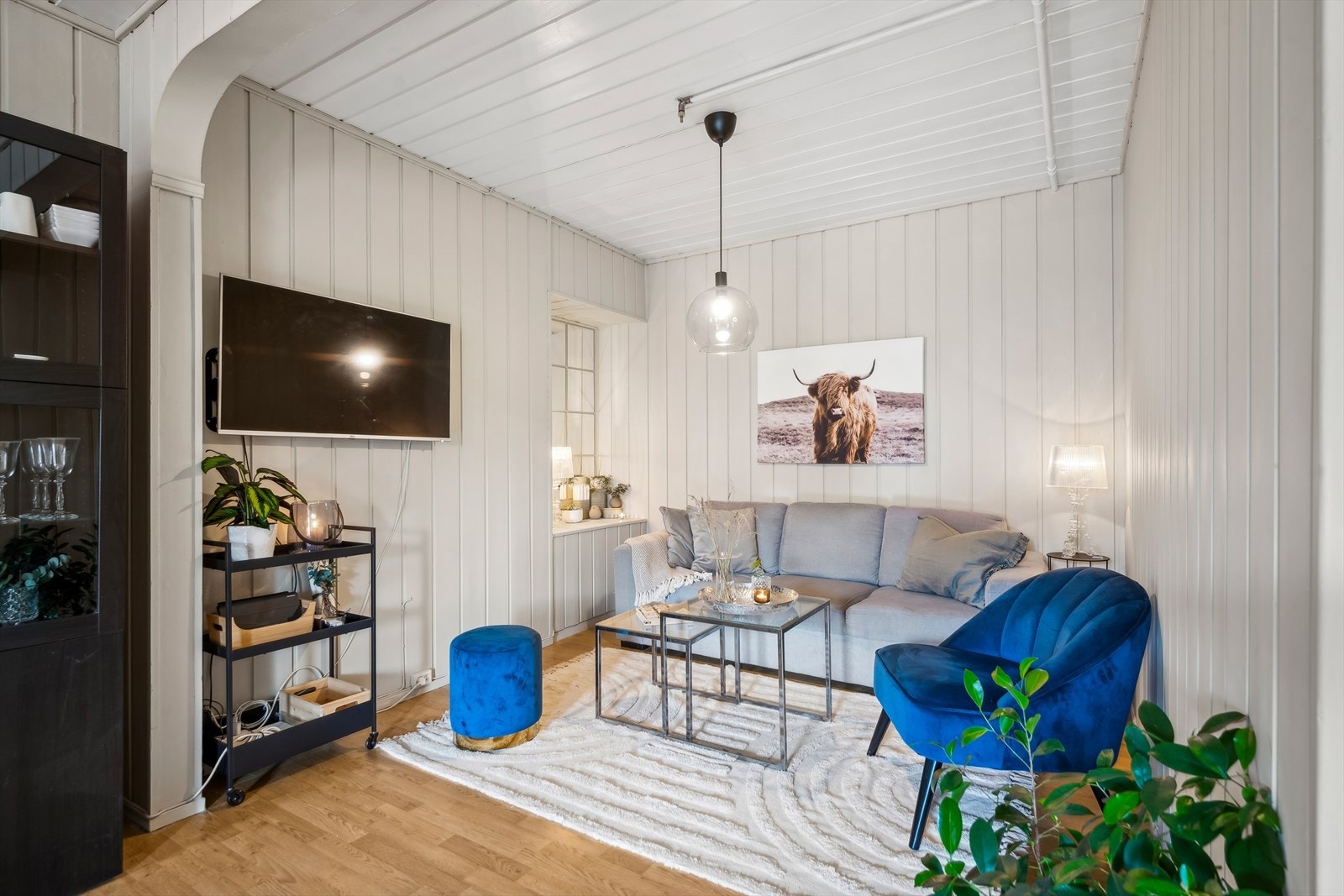 Stue med plass til sofa og annet innventar. Galleribilde