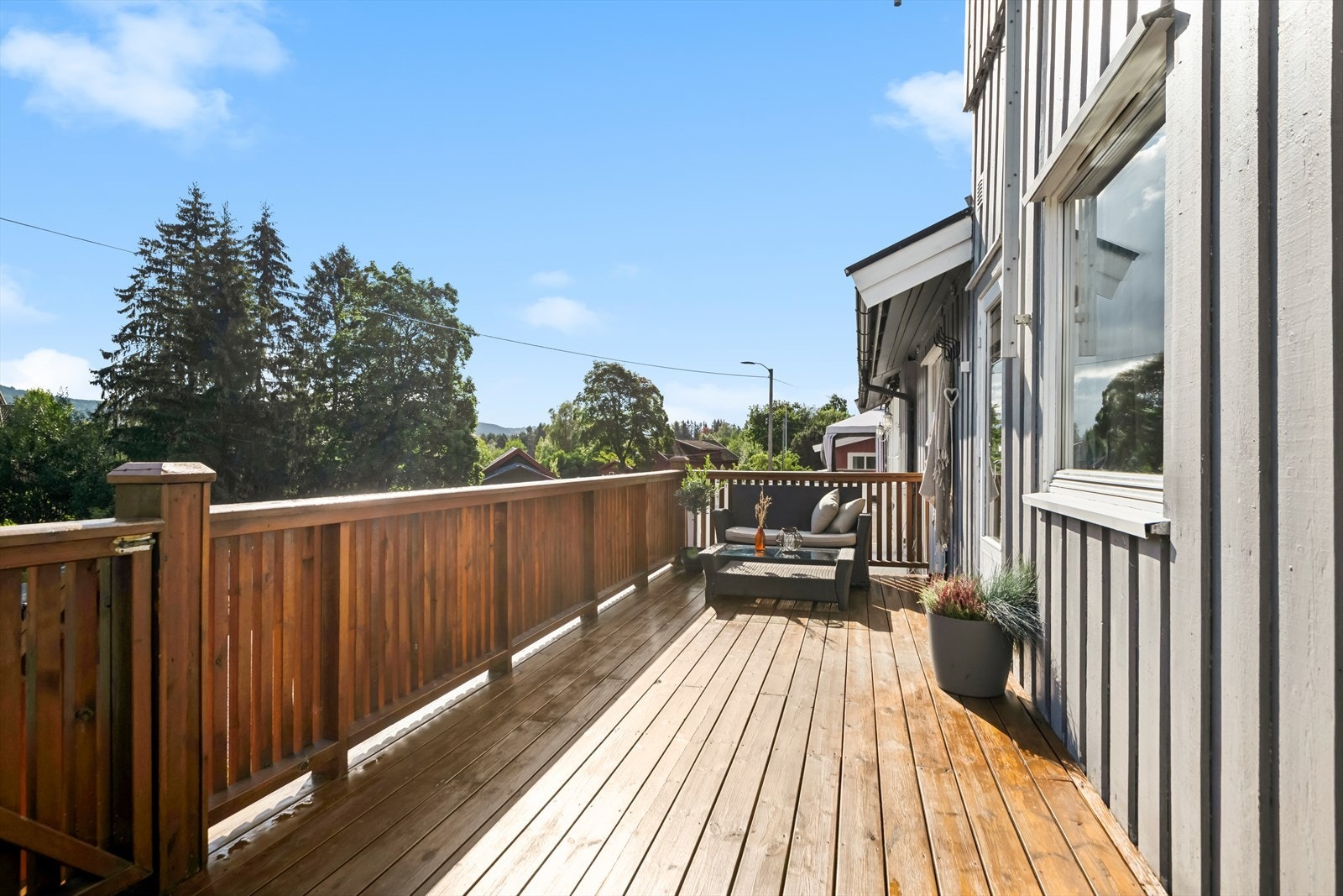 God plass til diverse utemøbler. Galleribilde