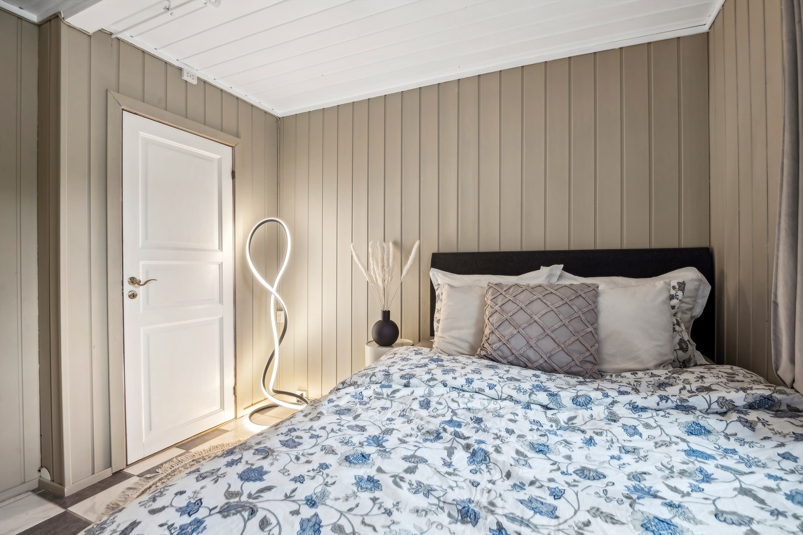 Fra soverommet er det adkomst til bod. Galleribilde