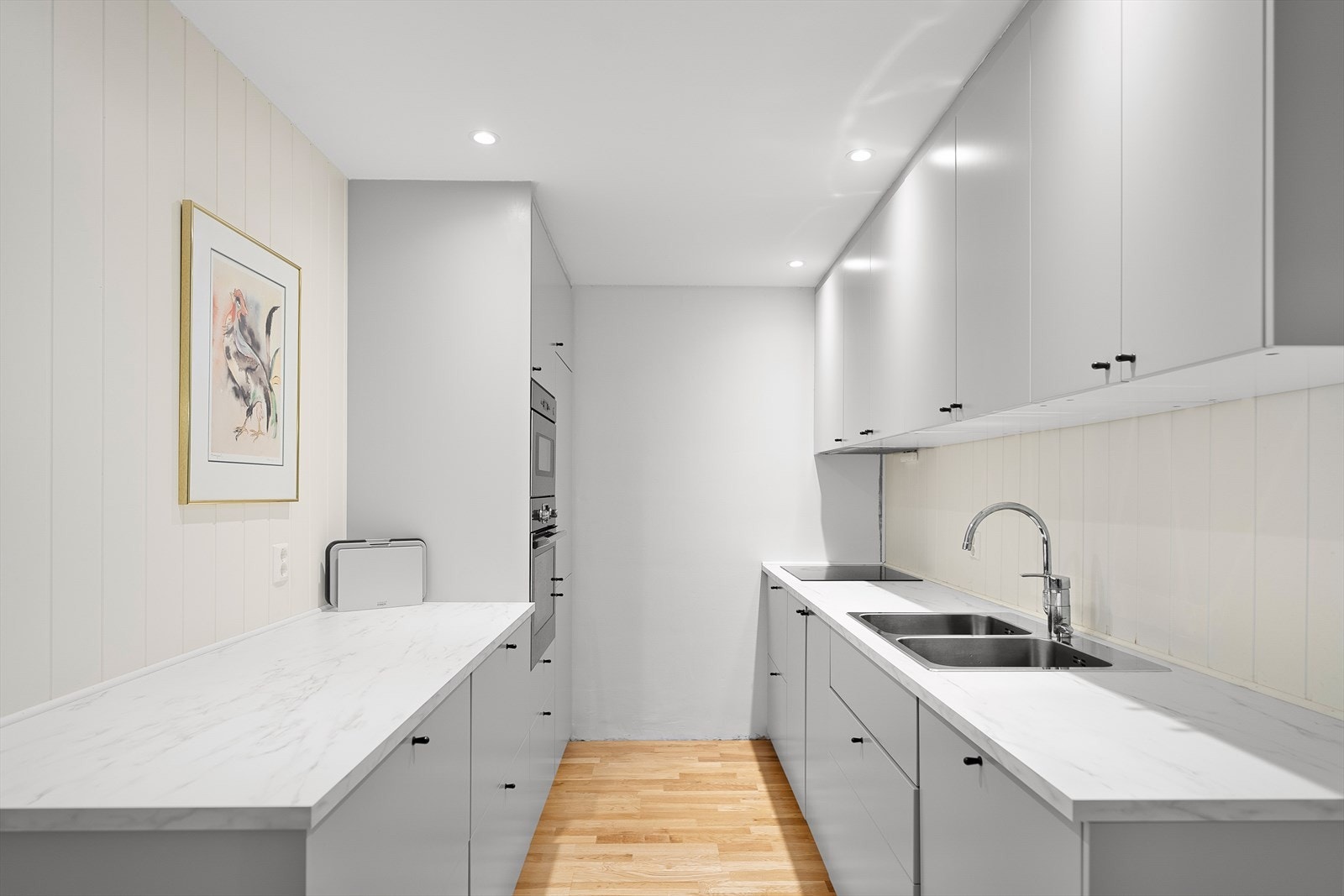 Nytt Ikea-kjøkken med integrerte hvitevarer installert i 2021 Galleribilde