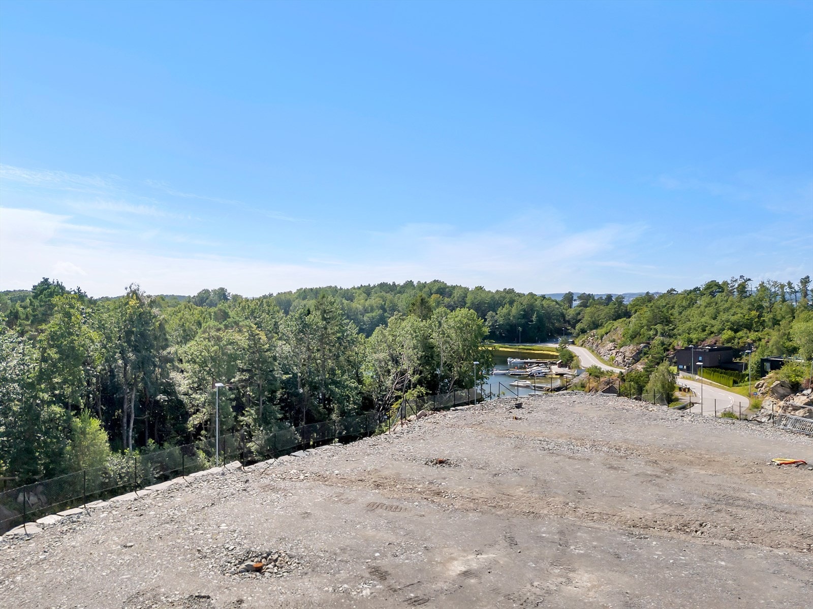 Dvergsnesbrinken 27 - Utsikt omtrent fra takterrasse (8 meter over bakkeplan) Galleribilde