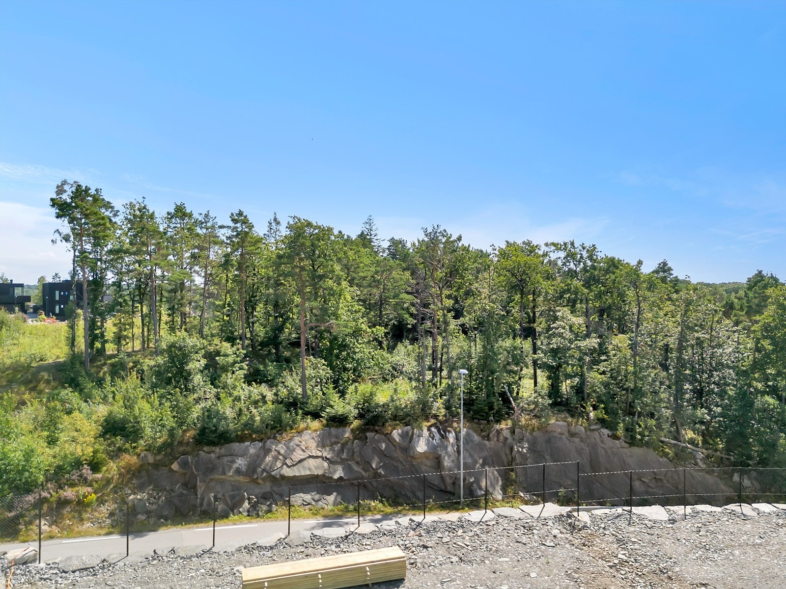 Dvergsnesbrinken 27 - Utsikt omtrent fra takterrasse (8 meter over bakkeplan) Galleribilde