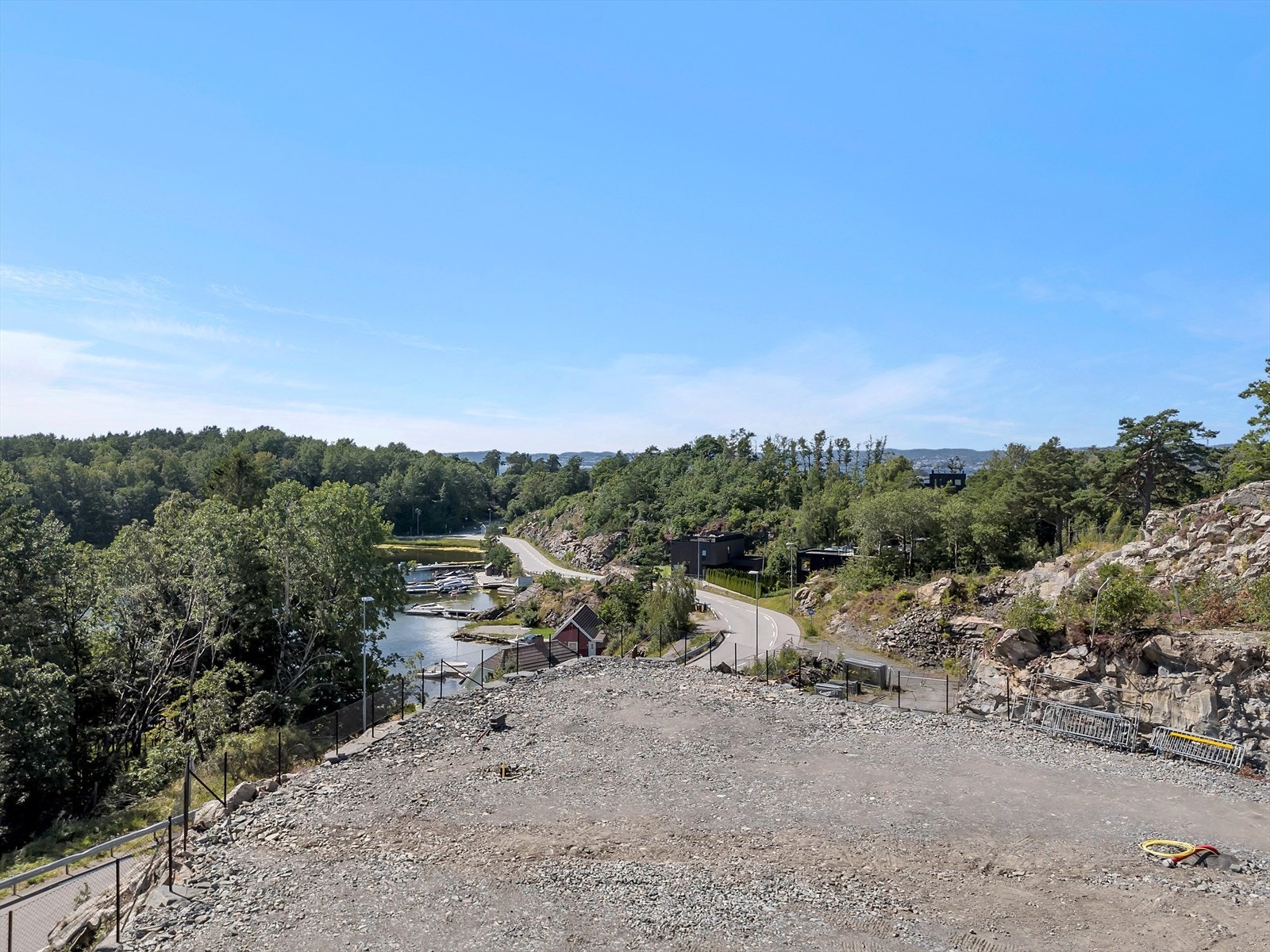 Dvergsnesbrinken 29 - Utsikt omtrent fra takterrasse (8 meter over bakkeplan) Galleribilde