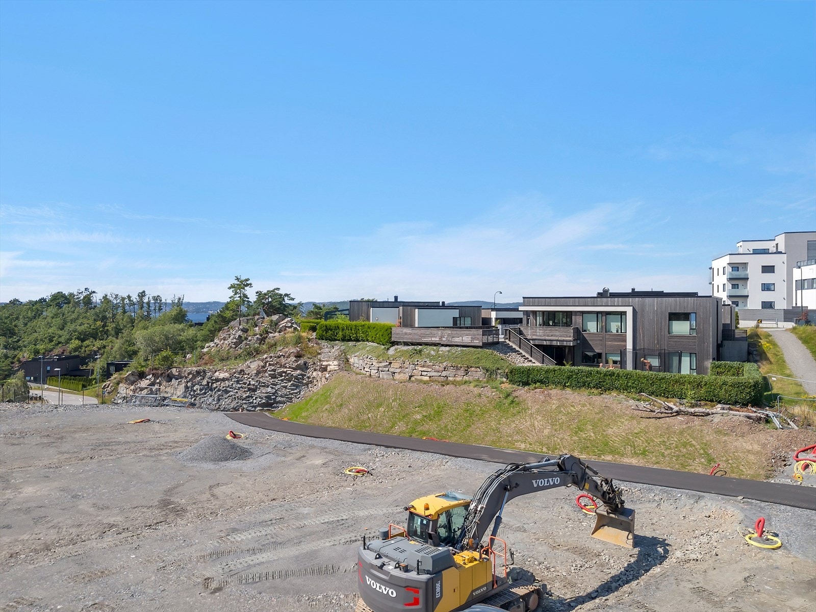 Dvergsnesbrinken 25 - Utsikt omtrent fra takterrasse (8 meter over bakkeplan) Galleribilde
