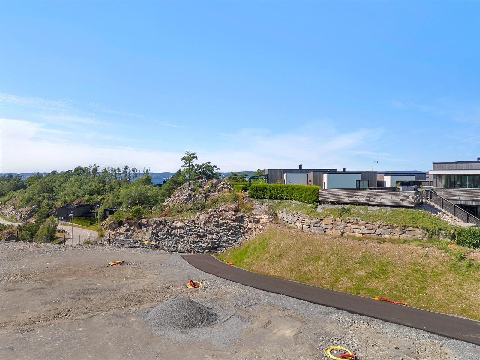 Dvergsnesbrinken 27 - Utsikt omtrent fra takterrasse (8 meter over bakkeplan) Galleribilde